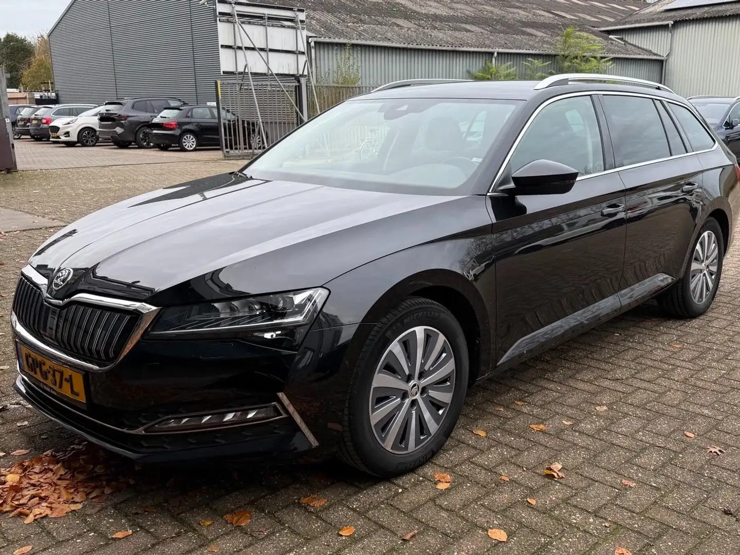 Skoda Superb Superb 1.4 TSI iV BnsEdPlus Zwart - 1