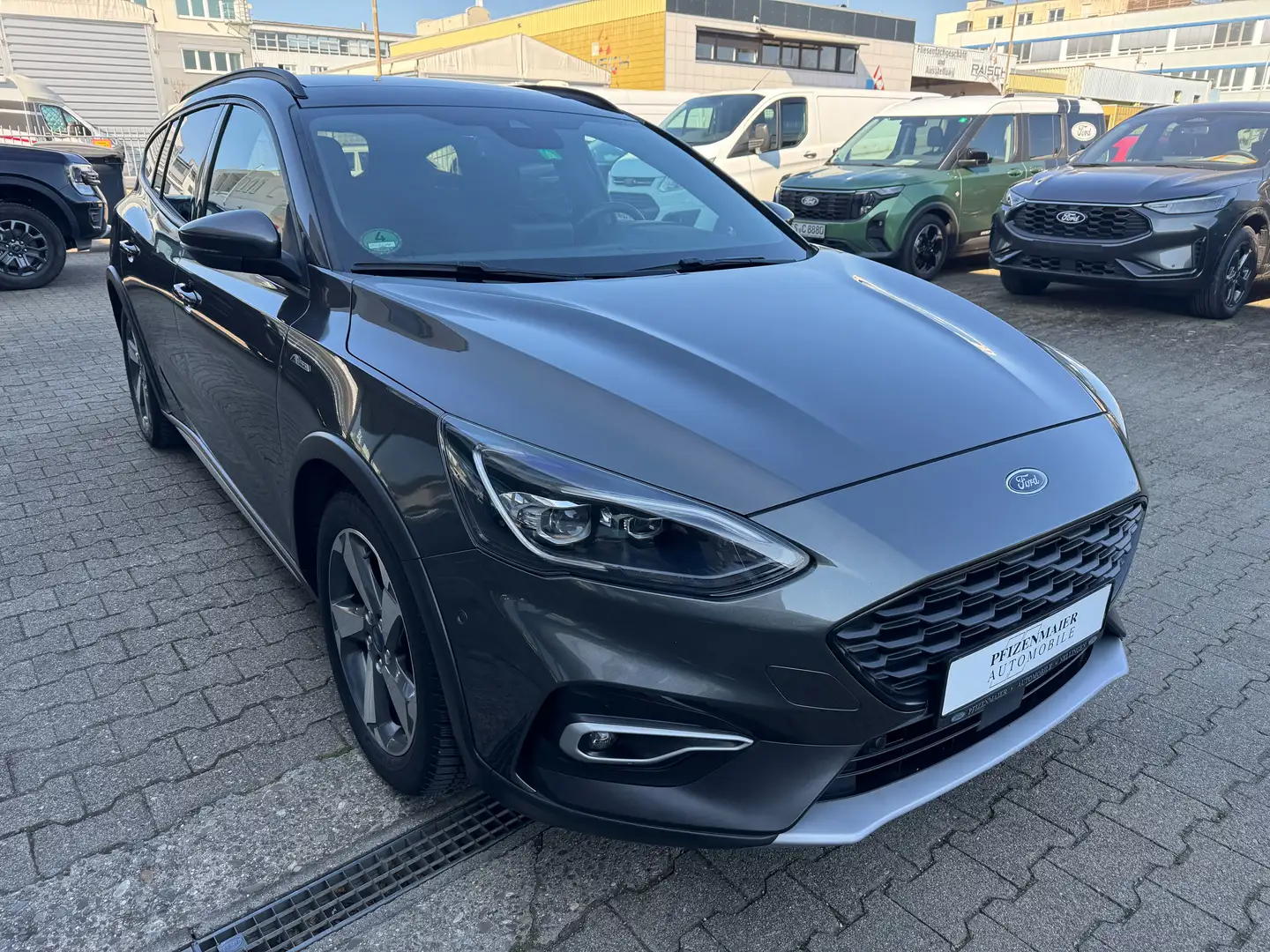 Ford Focus Active X Automatik Grau - 2