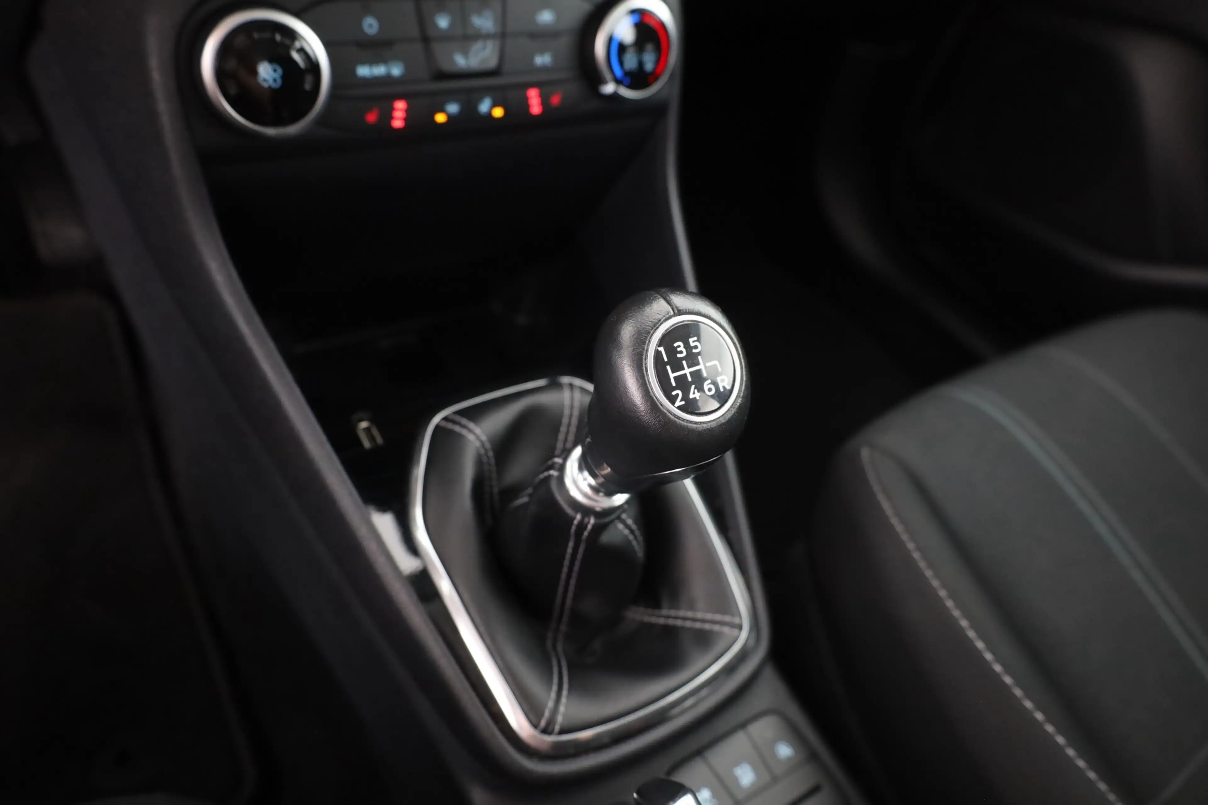 Ford Fiesta 1.0 EB Cool & Connect LED Android Apple — photo 13