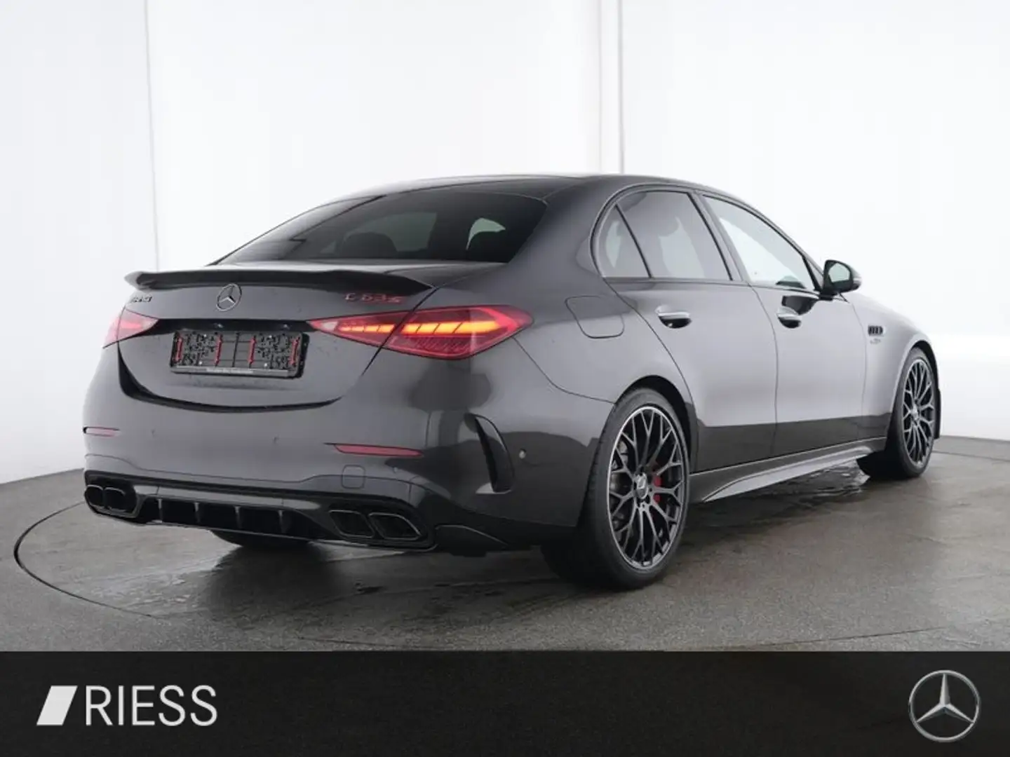 Mercedes-Benz C 63 AMG S E Aero Night Distr Pano Perf Sitzklima Grau - 2