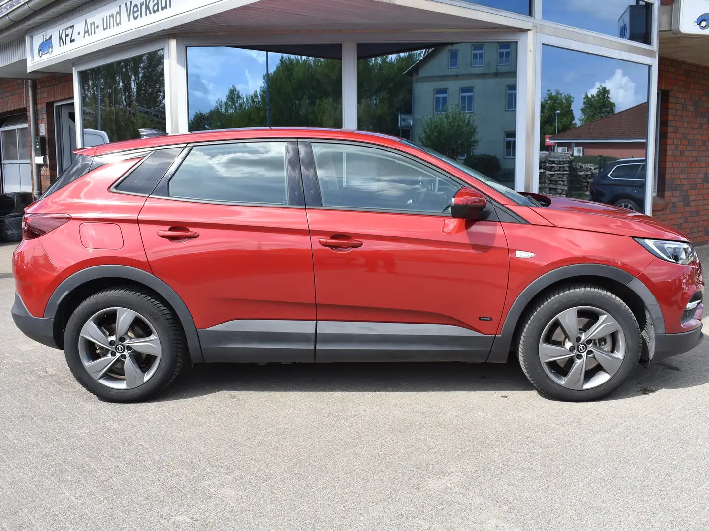 Opel Grandland Plug-in-Hybrid 1.6 DI Autom. LED-Scheinwerfer Navi Rot - 2
