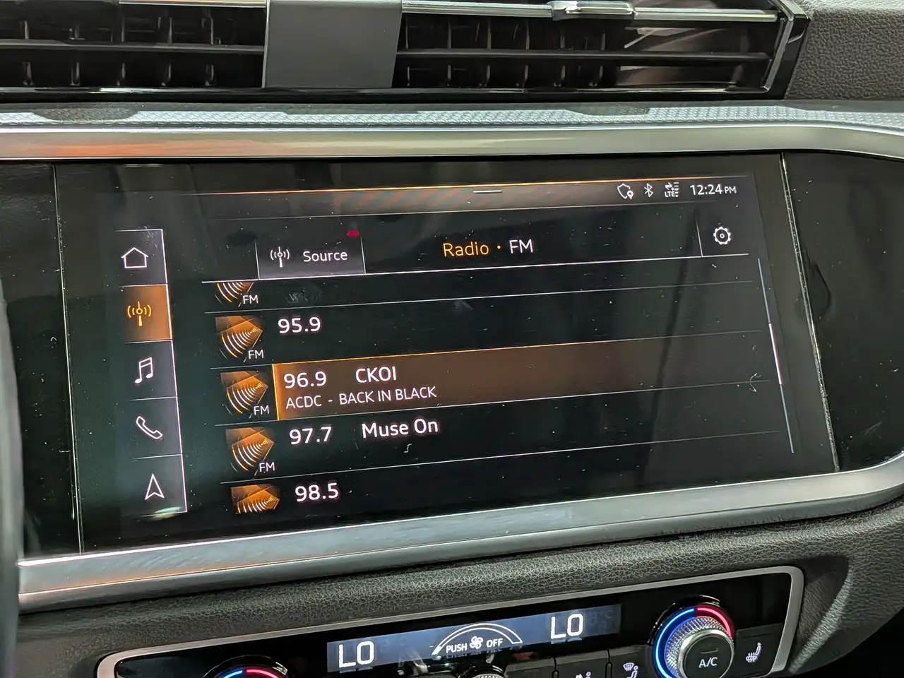 Audi Q3 снимка Audi Q3