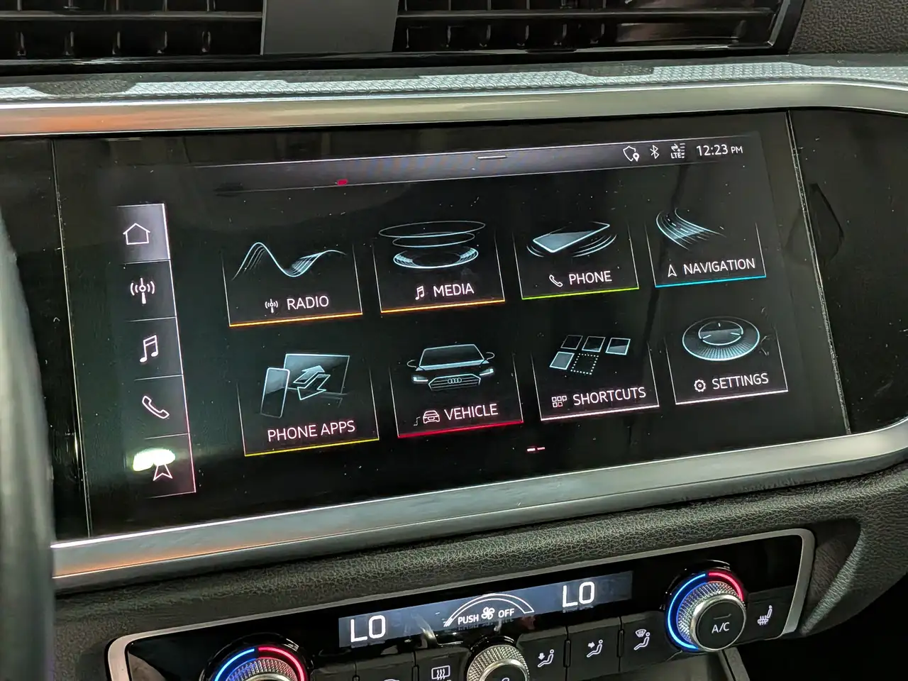 Audi Q3 снимка Audi Q3
