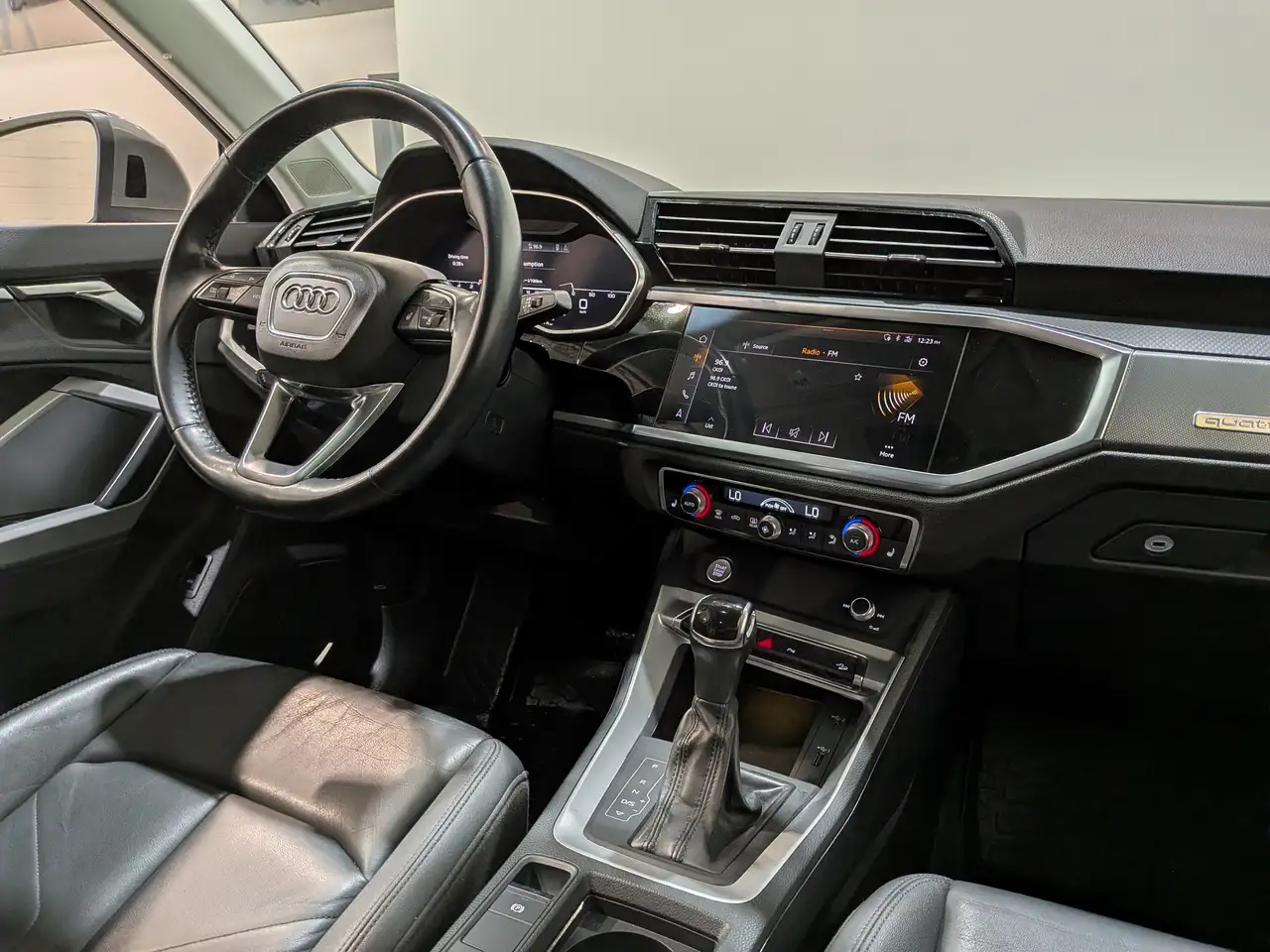 Audi Q3 снимка Audi Q3