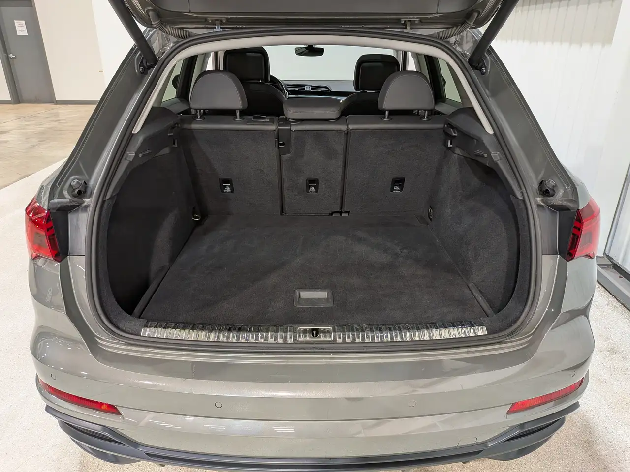Audi Q3 снимка Audi Q3