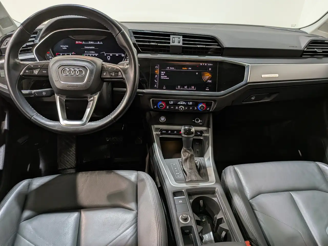 Audi Q3 снимка Audi Q3