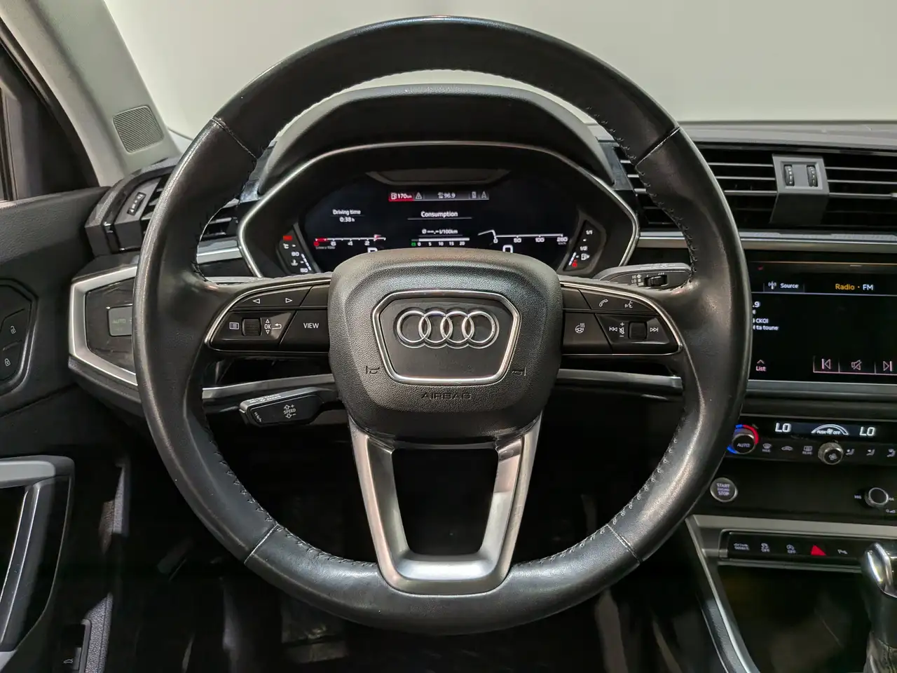 Audi Q3 снимка Audi Q3