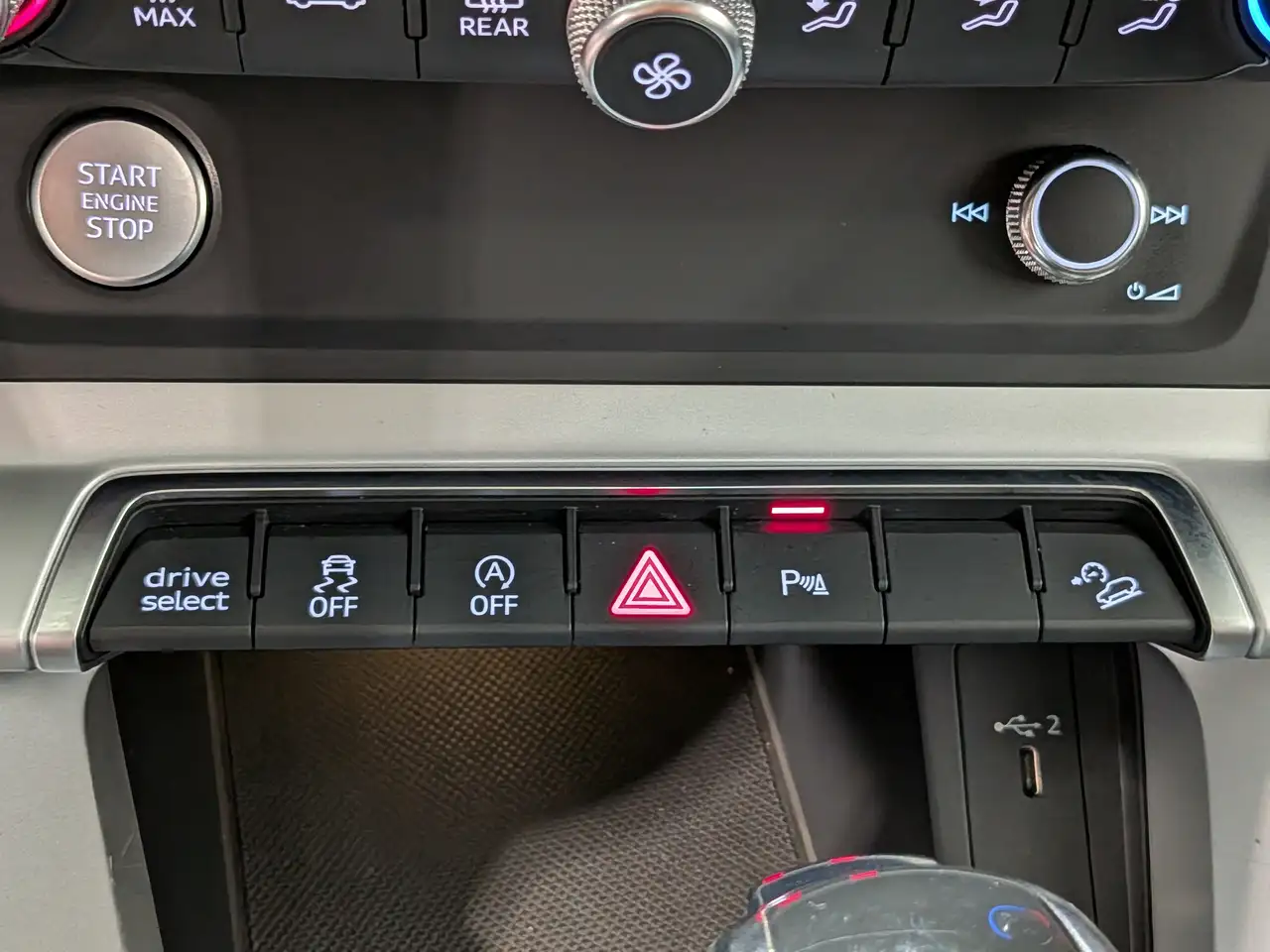 Audi Q3 снимка Audi Q3