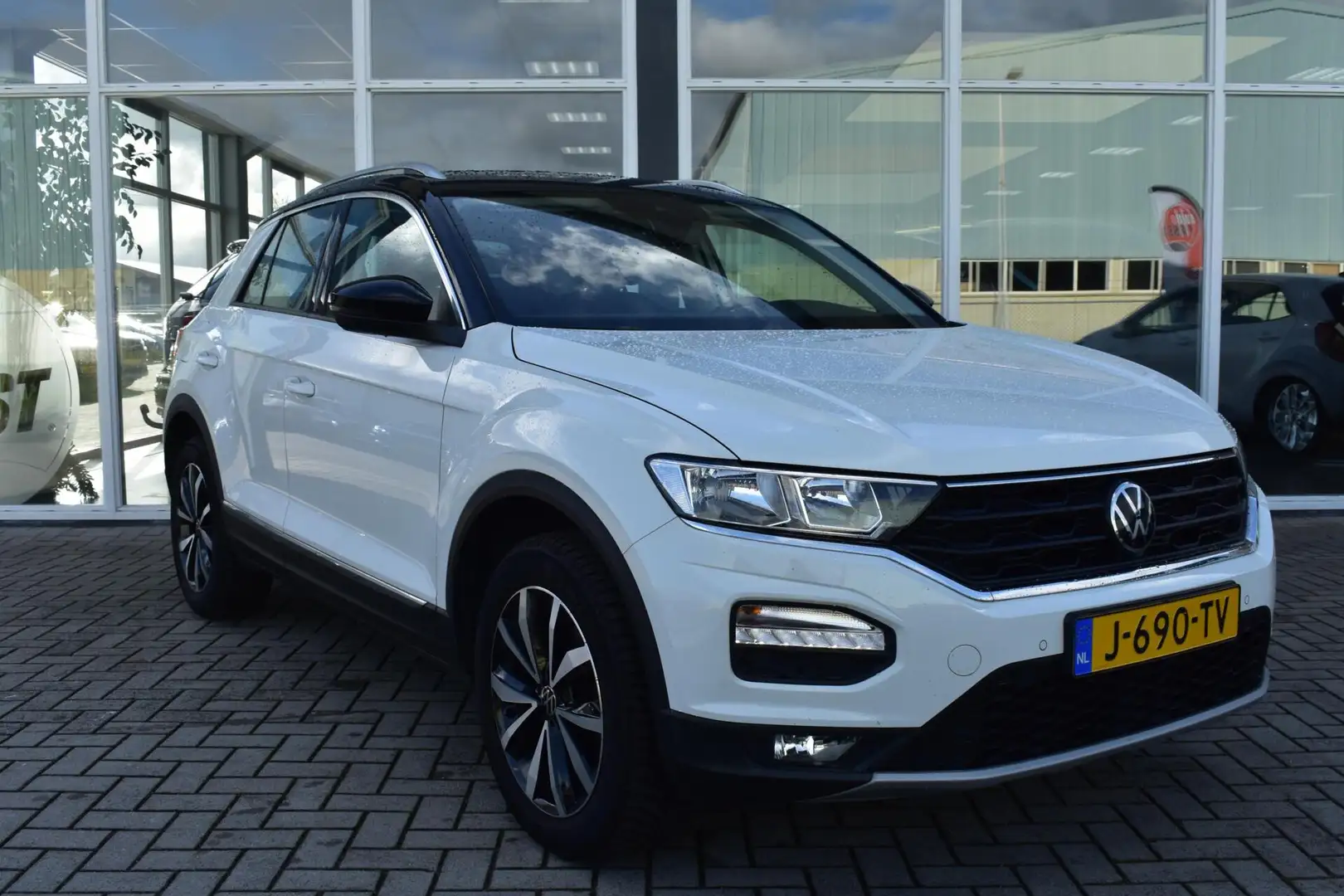Volkswagen T-Roc 1.5 TSI Style Business|Navi|Camera|Trekhaak|Stoelv Weiß - 2