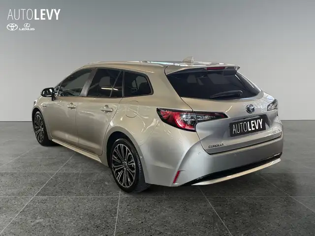 Toyota Corolla view 3
