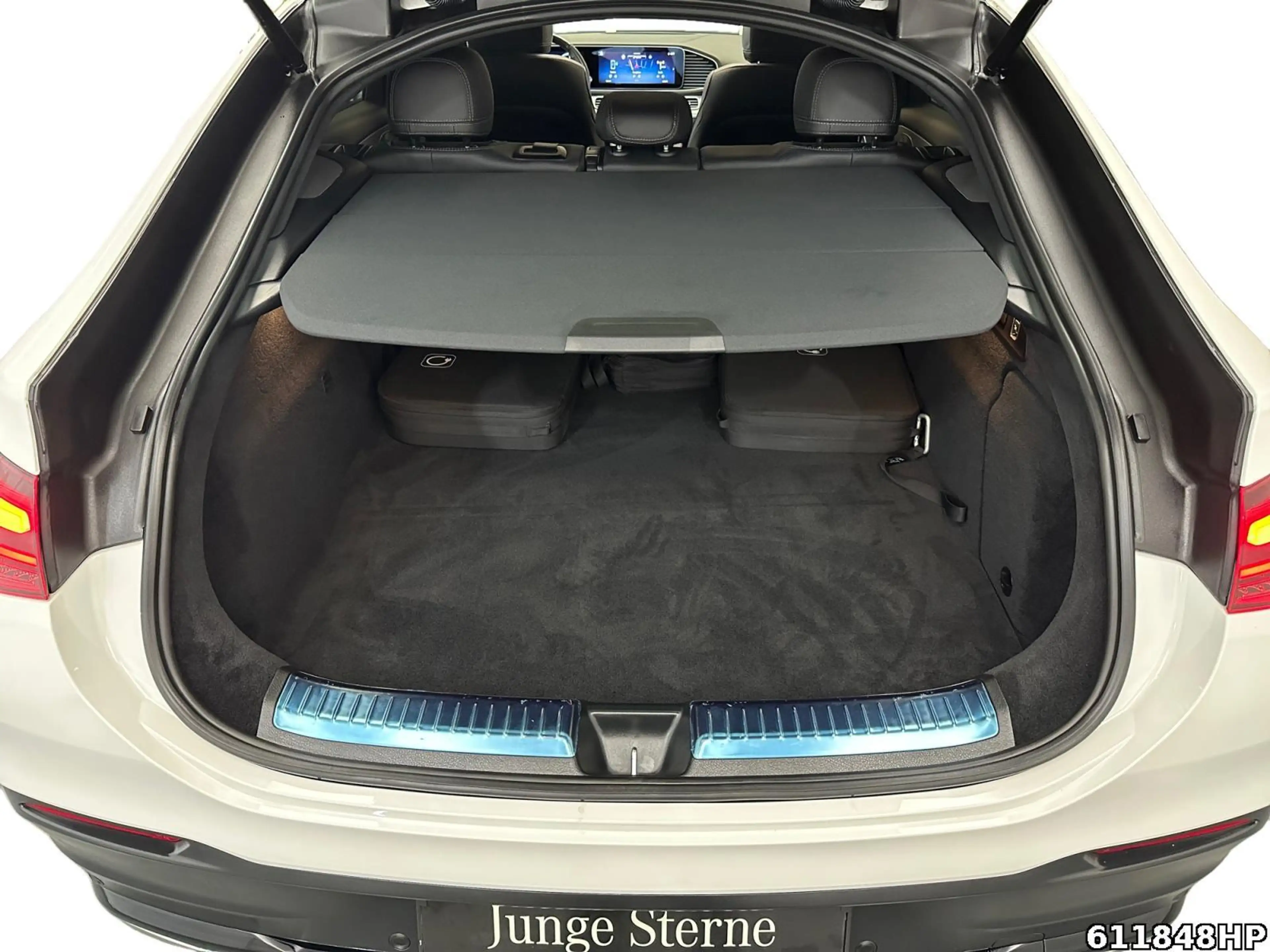 Mercedes-Benz GLE 350 de 4M Coupé AMG Line Night AHK Distr. Airmat. — photo 6