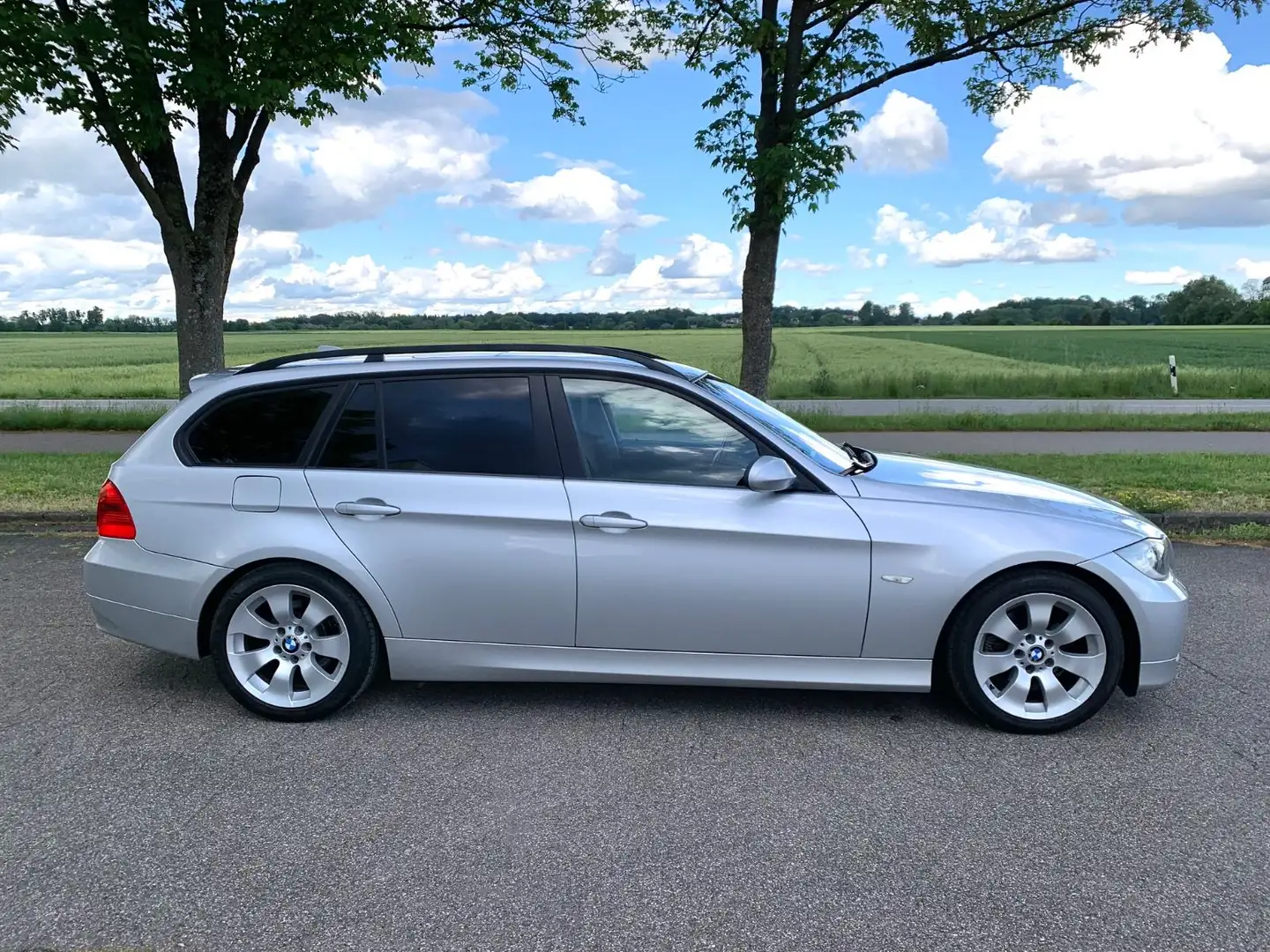 BMW 320 i Baureihe  Touring Flüssiggas Zilver - 2