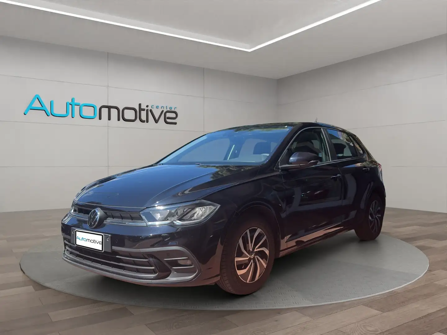 Volkswagen Polo 1.0 80CV EVO Zwart - 1