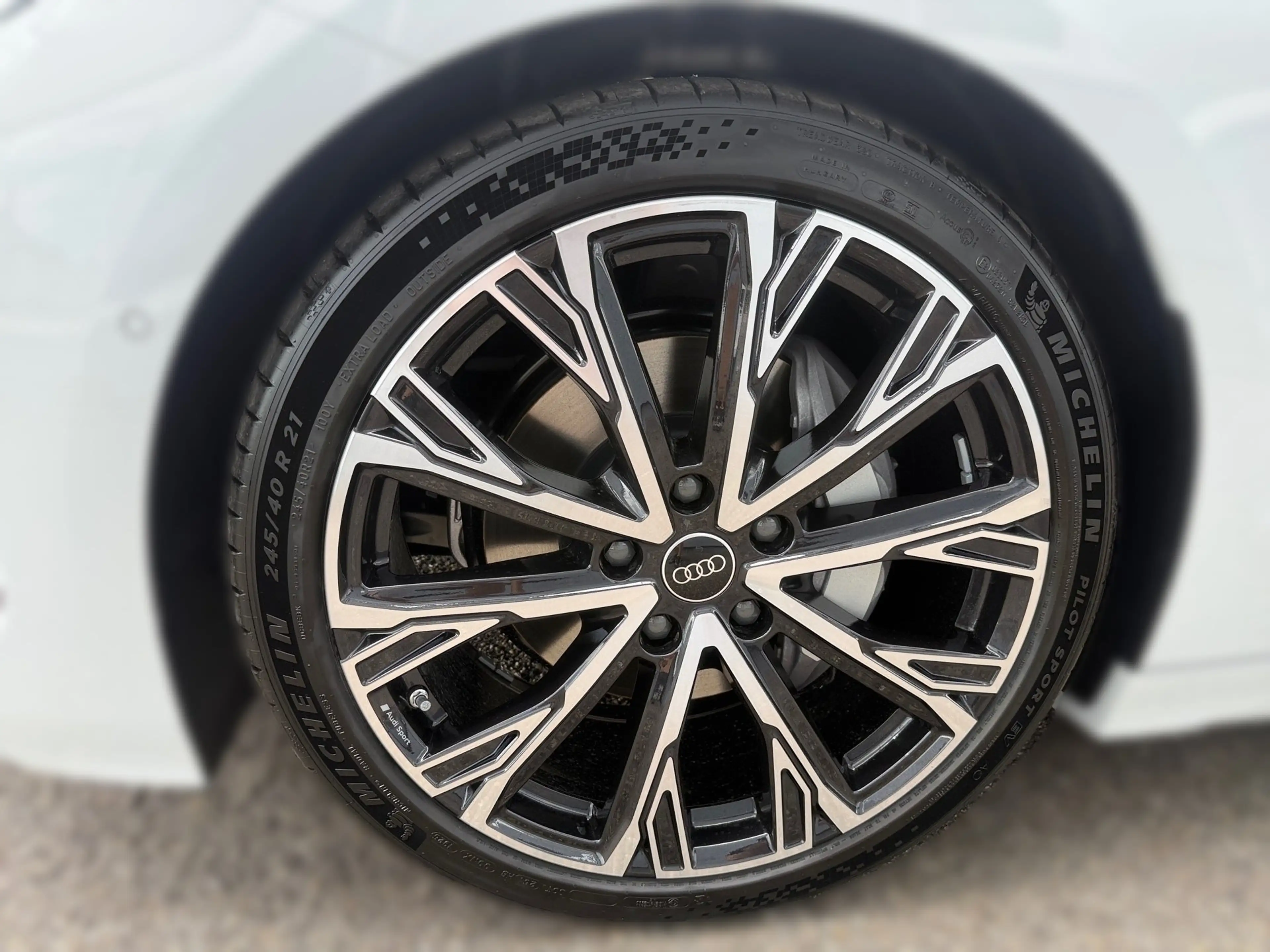 Audi A6 e-tron A6 Sportback e-tron quattro 315 KW HeadUP Matrix B — photo 6