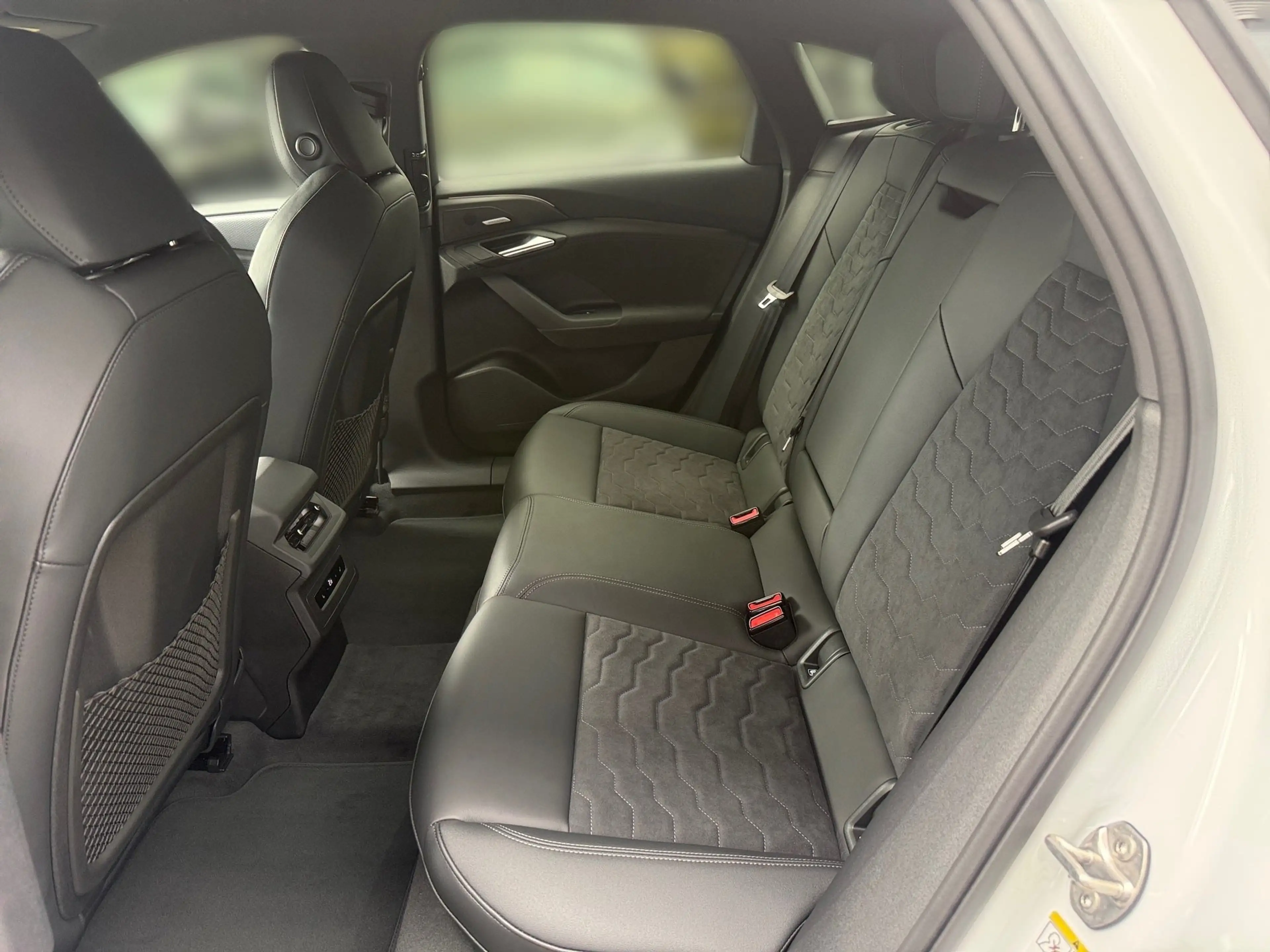 Audi A6 e-tron A6 Sportback e-tron quattro 315 KW HeadUP Matrix B — photo 11