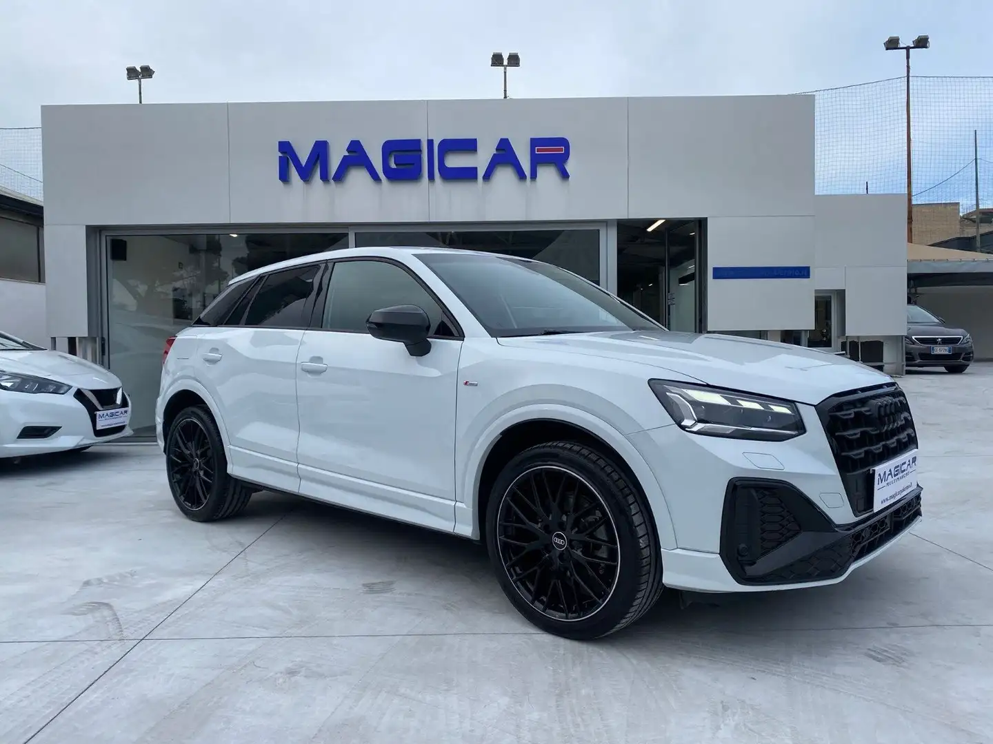 Audi Q2 Q2 I 2021 30 2.0 tdi Identity Black s-tronic Bianco - 1