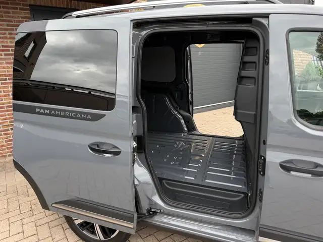 Volkswagen Caddy view 9