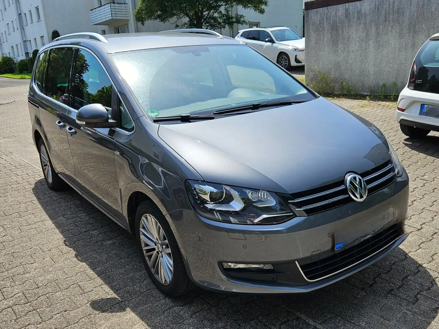Volkswagen Sharan Sharan Diesel 2.0 TDI DSG BlueMotion Technology Cu Grau - 2