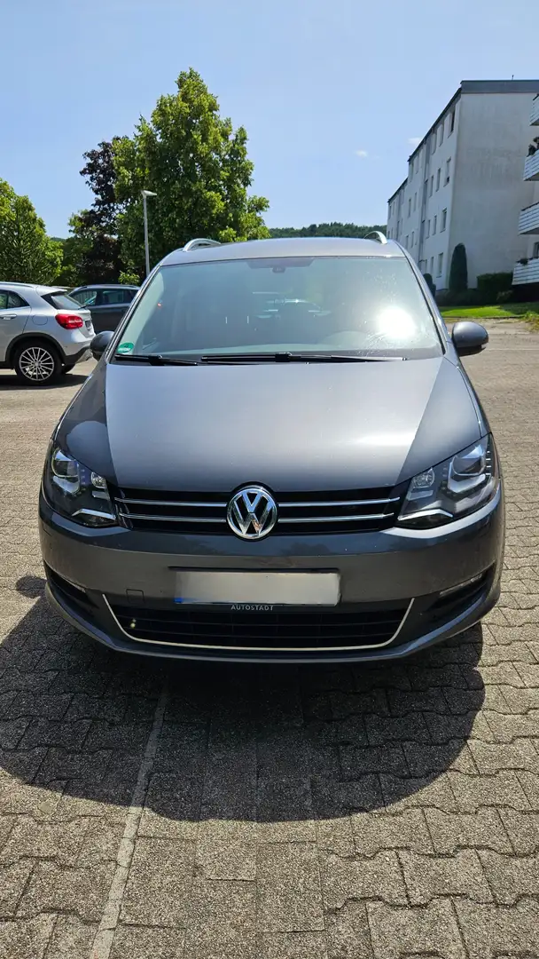 Volkswagen Sharan Sharan Diesel 2.0 TDI DSG BlueMotion Technology Cu Grau - 1