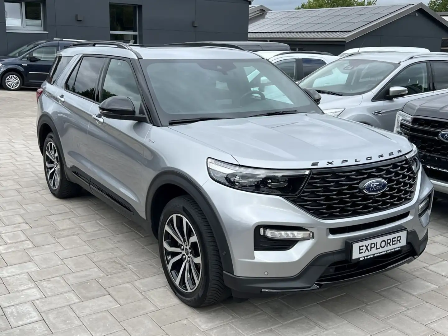 Ford Explorer ST-Line Plug-in-Hybrid 4x4 *1.Hand* Silber - 2