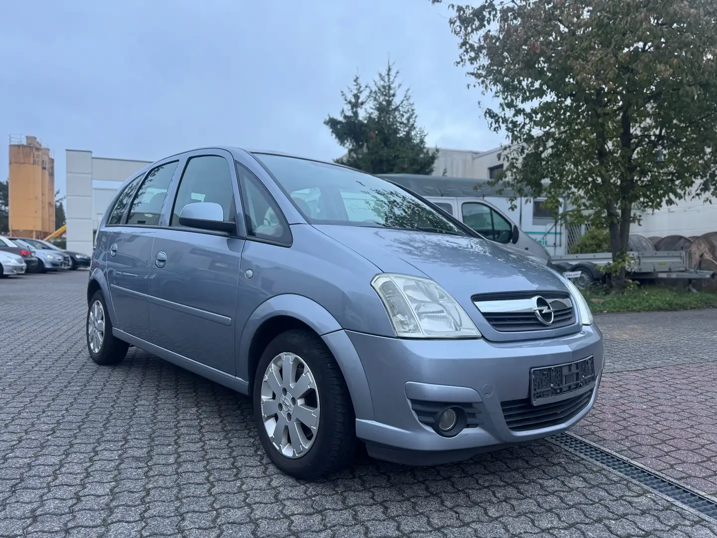 Opel Meriva Meriva 1.6 16V Edition Grau - 1