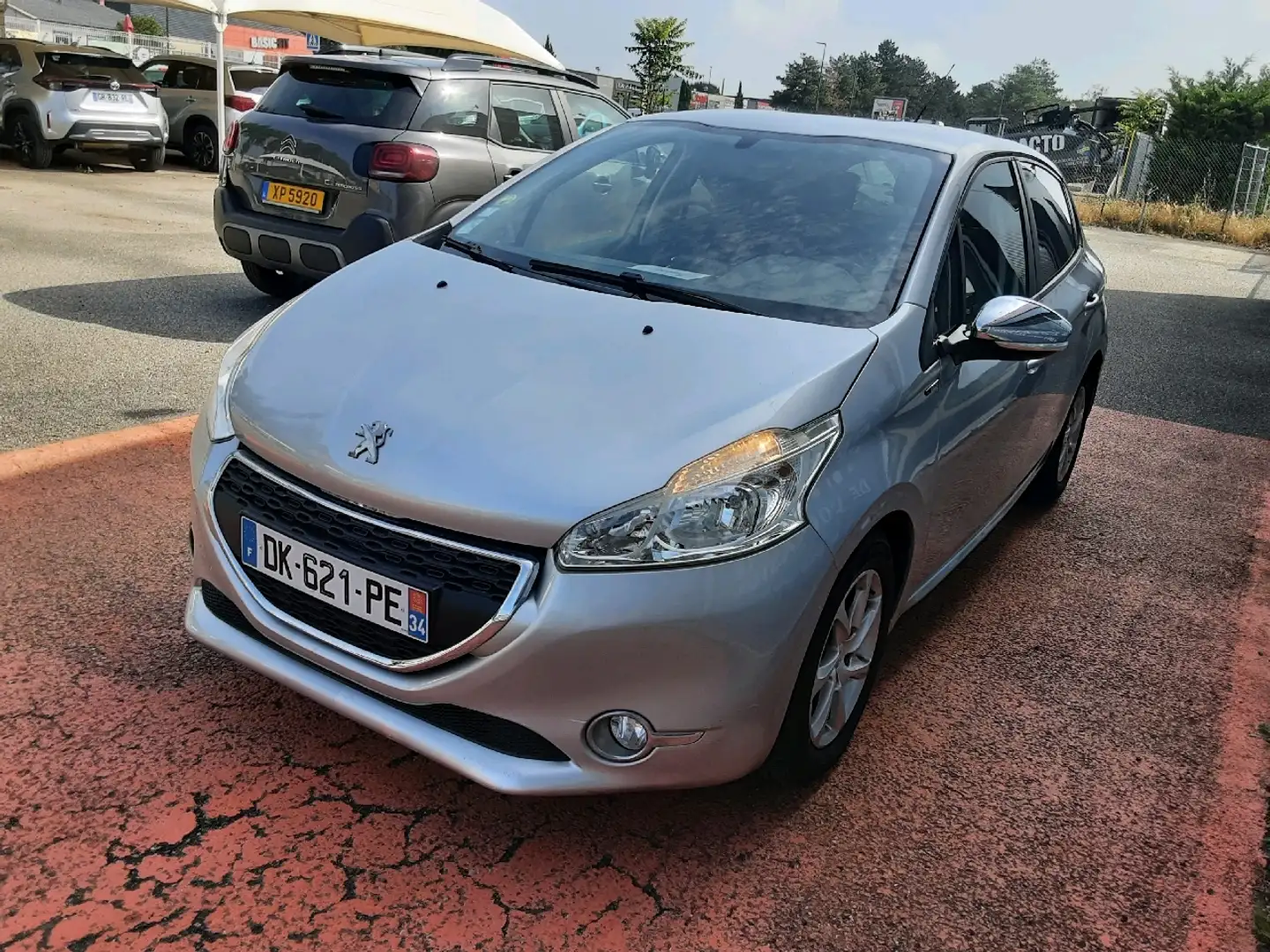 Peugeot e-208 1.6 E-HDI 92 STYLE - 2