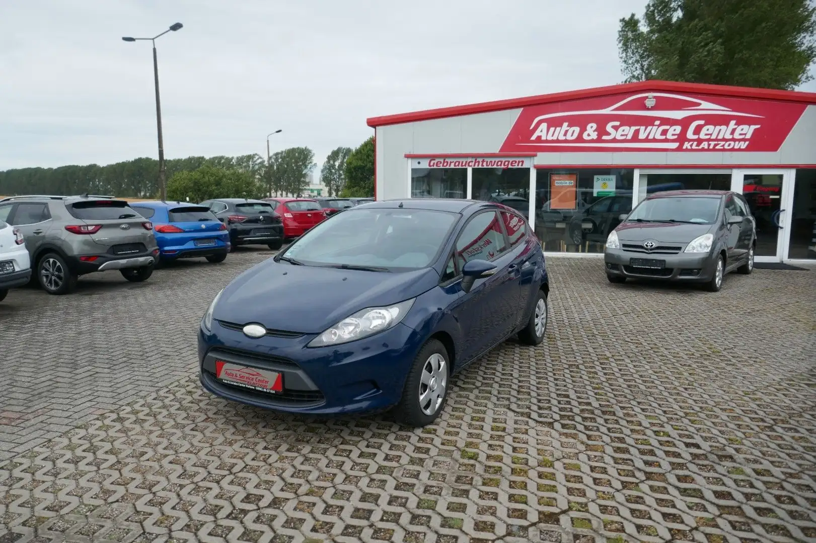 Ford Fiesta 1,25 44kW  GANZJAHRESREIFEN Blauw - 1