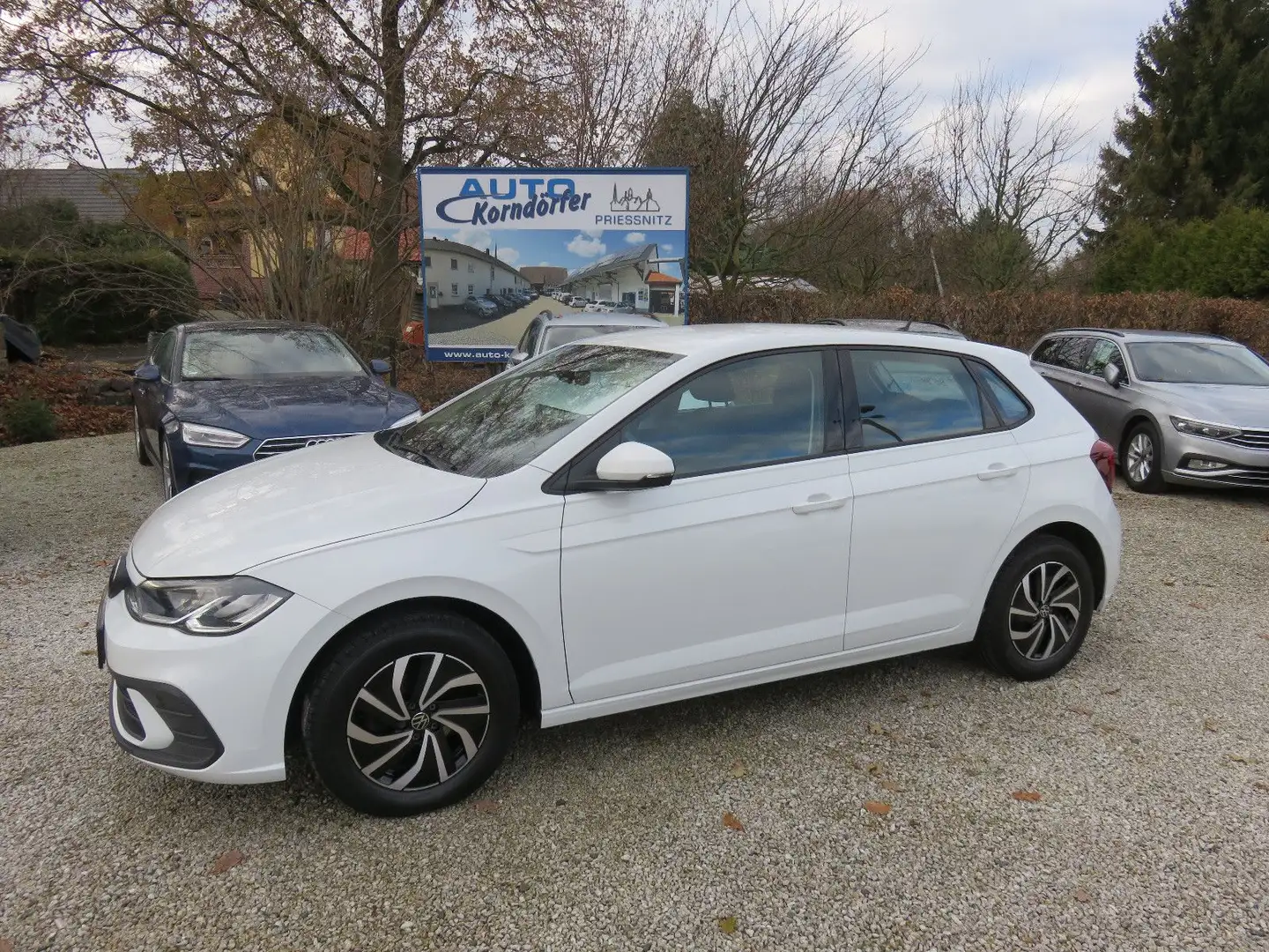 Volkswagen Polo VI 1.0 TSI Life DSG LED Bianco - 2