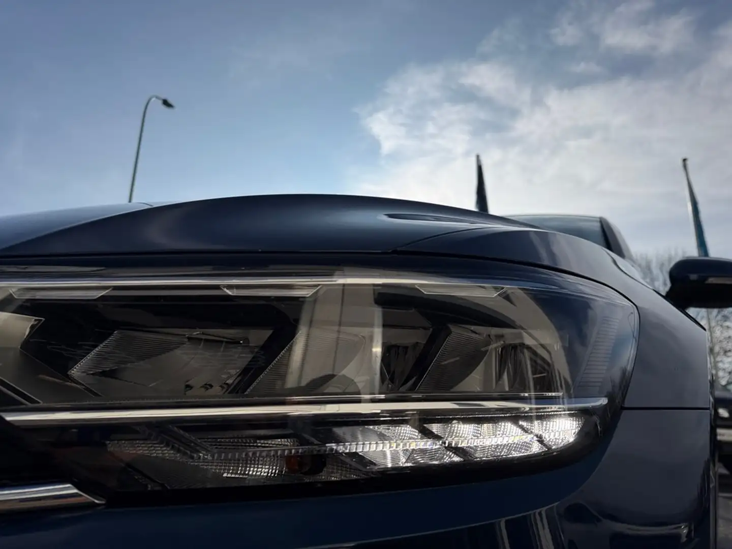 Volkswagen Passat Variant 2,0 l TDI DSG Blau - 2