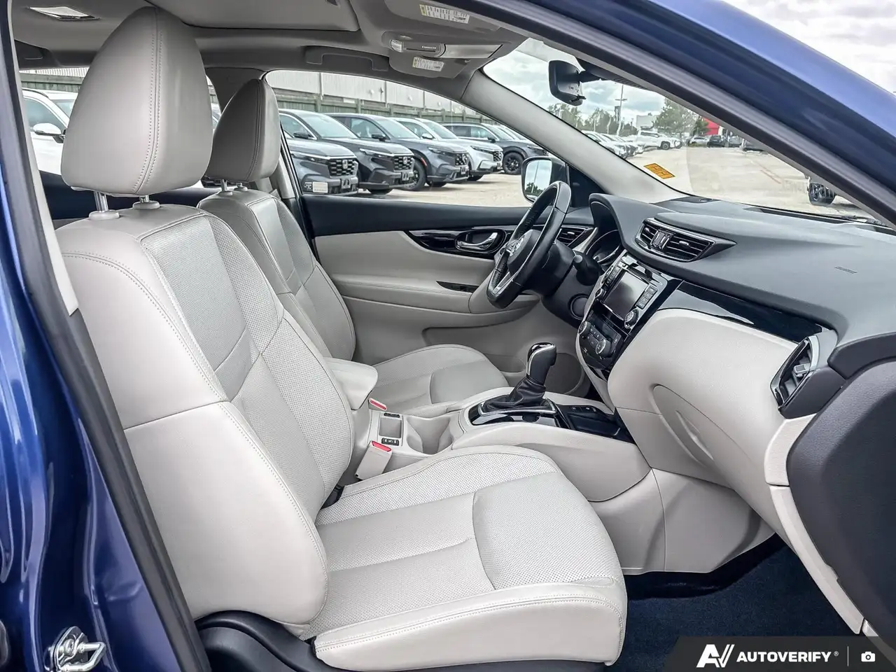 Nissan Qashqai снимка Nissan Qashqai
