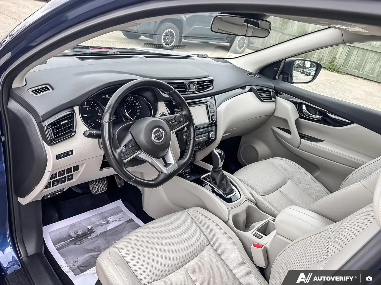 Nissan Qashqai снимка Nissan Qashqai