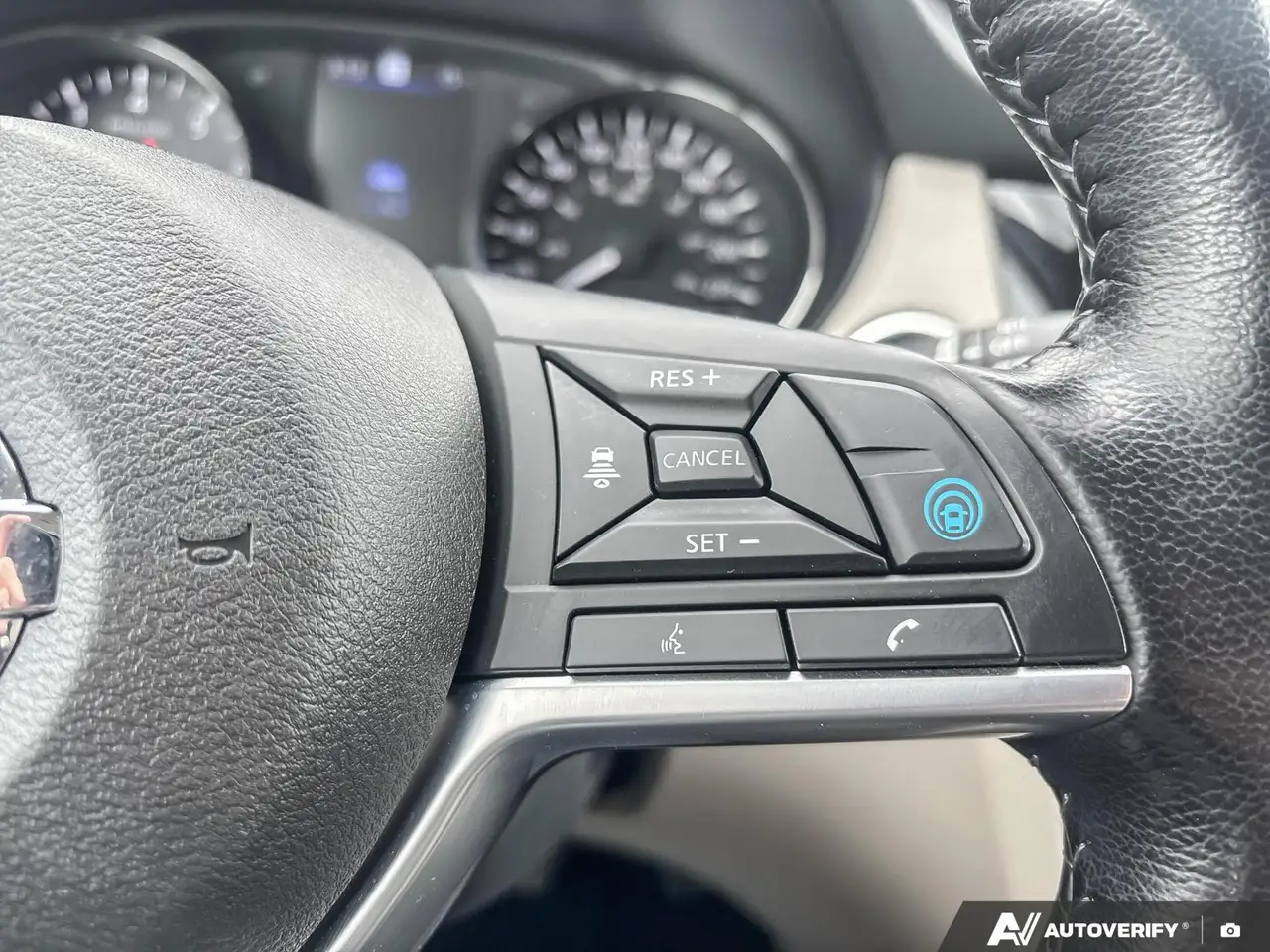 Nissan Qashqai снимка Nissan Qashqai
