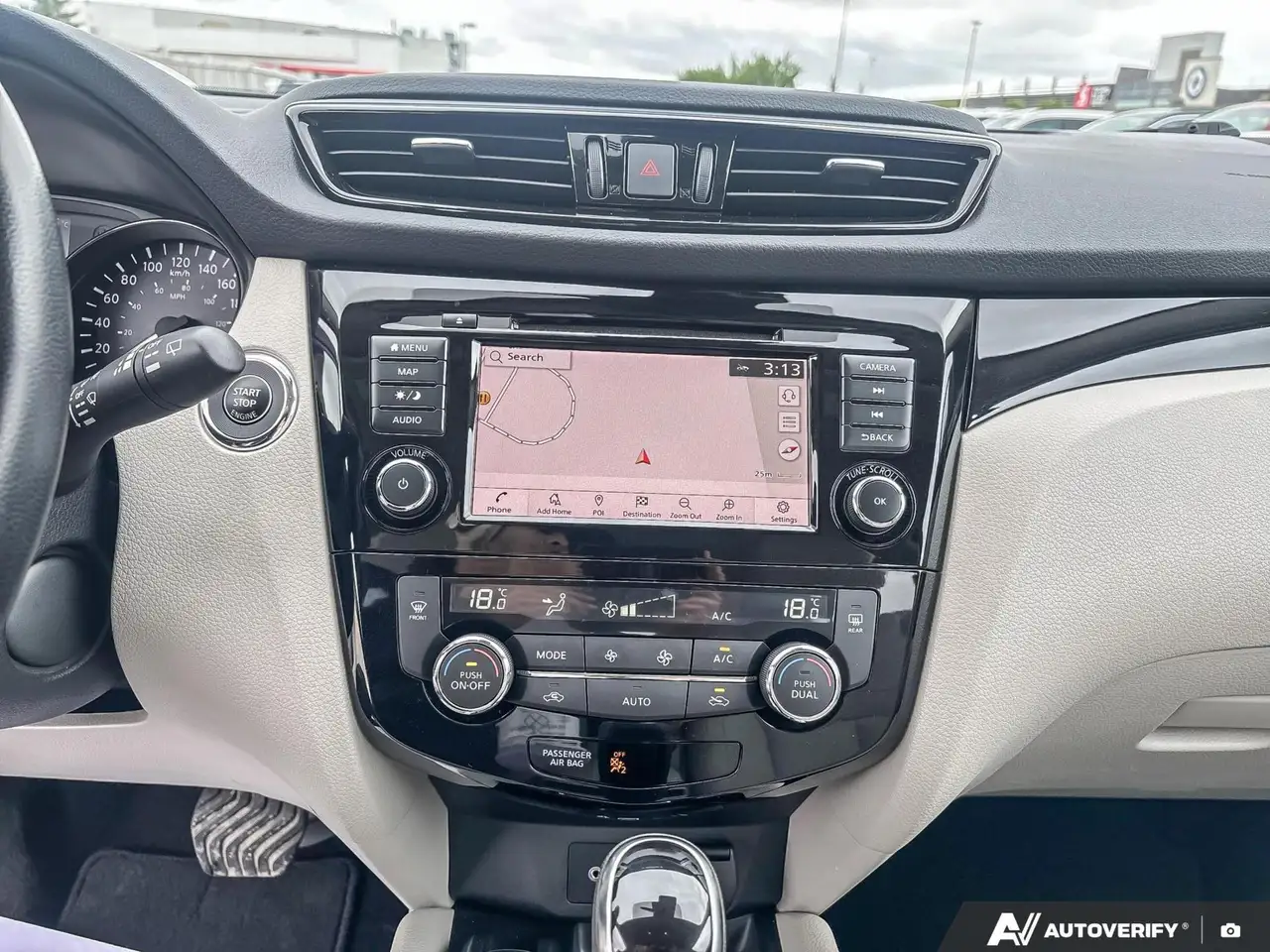 Nissan Qashqai снимка Nissan Qashqai