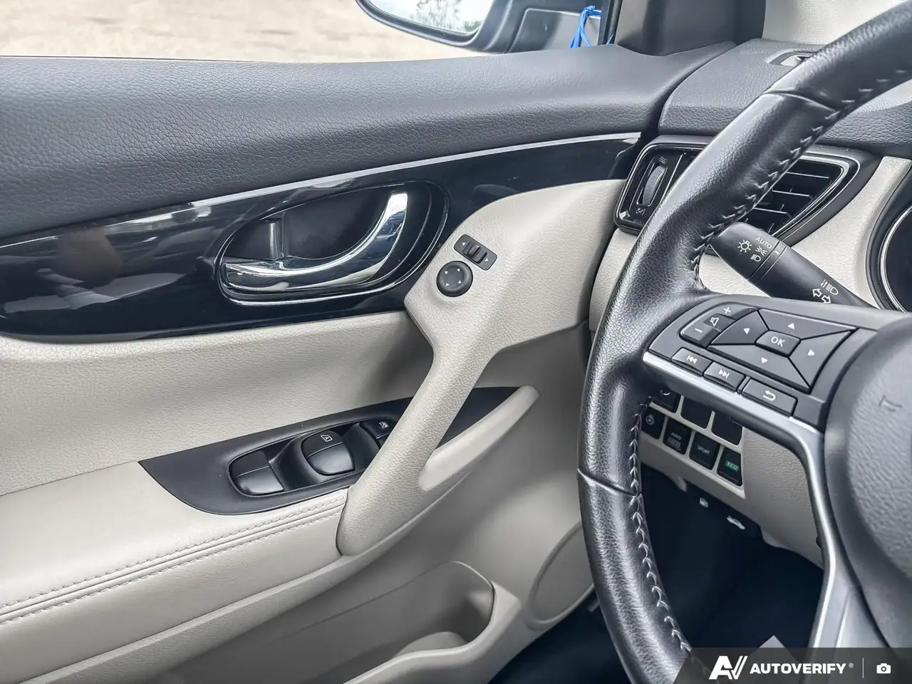 Nissan Qashqai снимка Nissan Qashqai