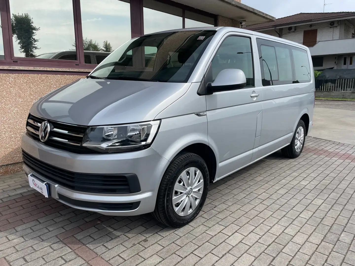 Volkswagen T6 Caravelle Caravelle Dsg Grau - 1