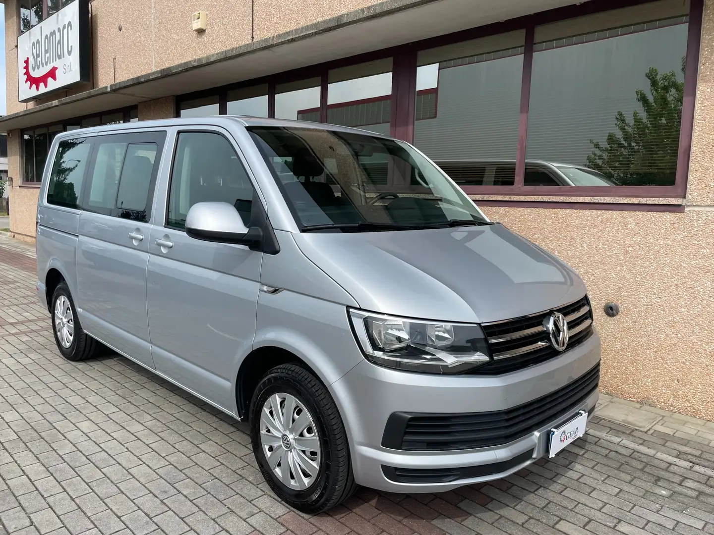 Volkswagen T6 Caravelle Caravelle Dsg Grau - 2