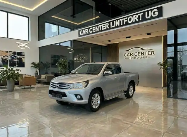 Toyota Hilux Extra Cab  Duty 4x4 Assist/Cam/WinterPacket