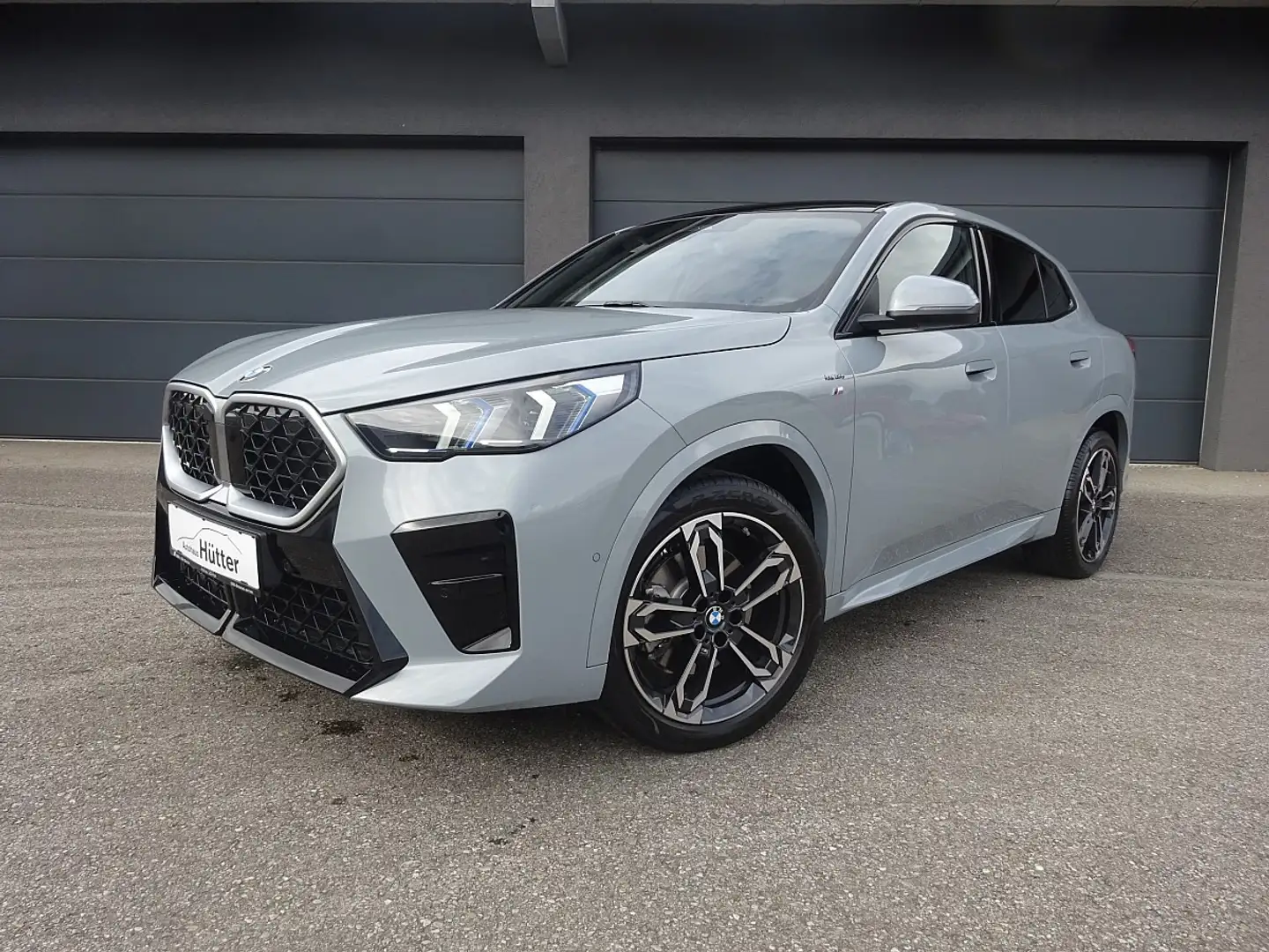 BMW X2 sDrive20i, MSport, AHK, PANO, Keyless, Adaptive... Grau - 2