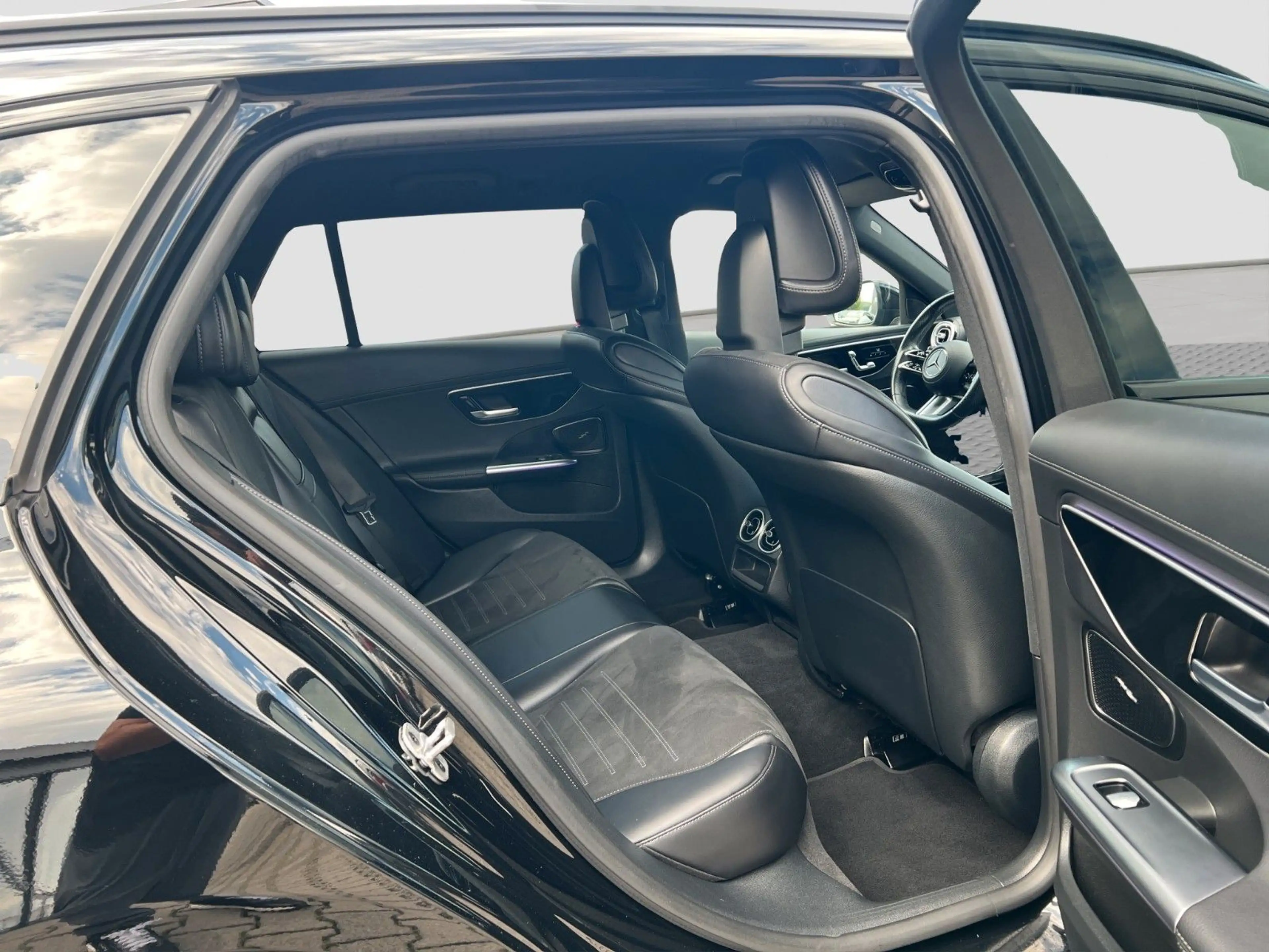 Mercedes-Benz C 200 d T Edition AMG Line *NIGHT*360°*NAVI*LED* — photo 15