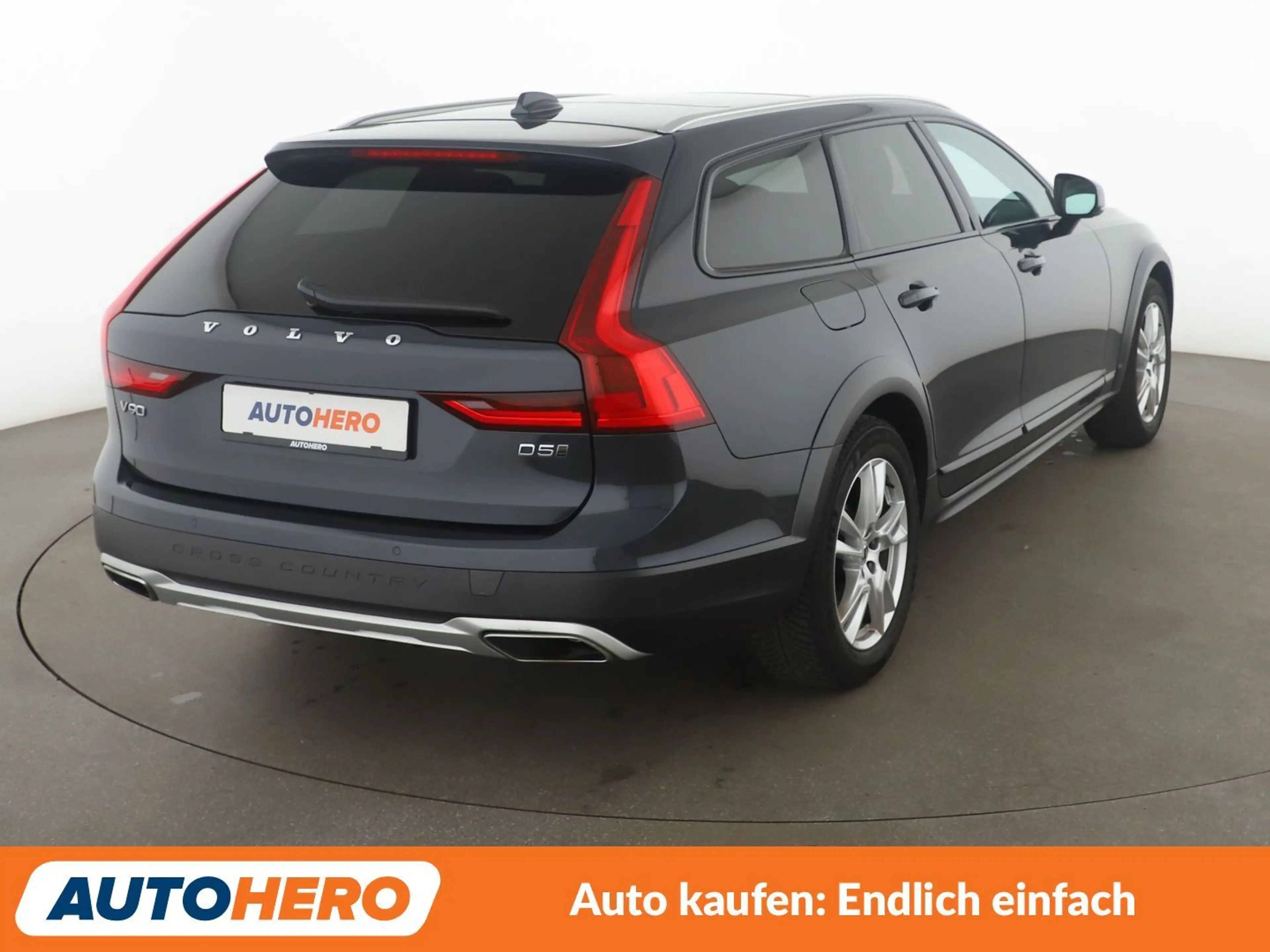 Volvo V90 Cross Country 2.0 D5 Pro AWD Aut.*NAVI*LED*TEMPO*CAM*PDC*SHZ* — photo 6