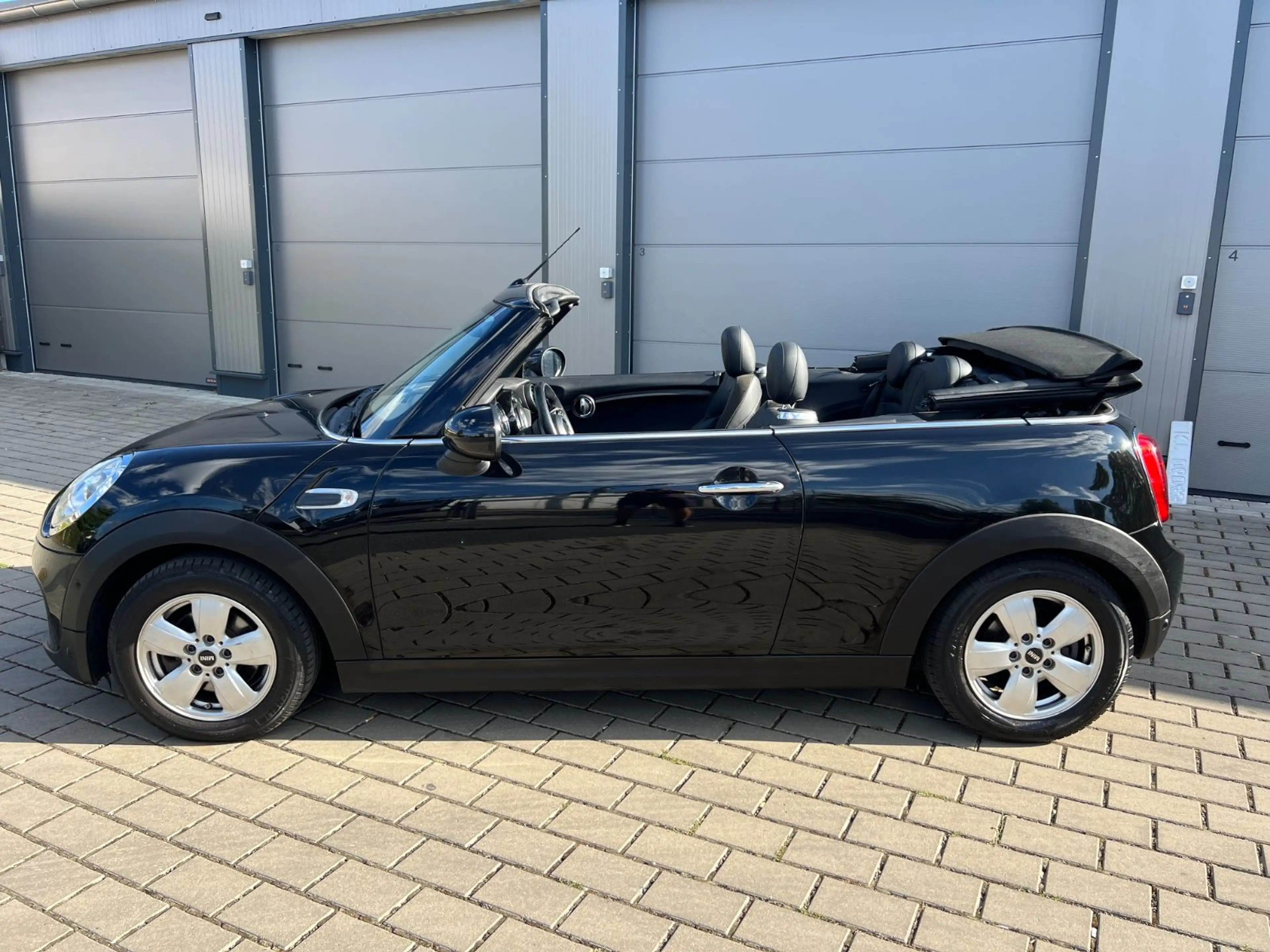 MINI One Cabrio Cooper Cabrio NAVI LED Leder Kamera 1. Hand — photo 2