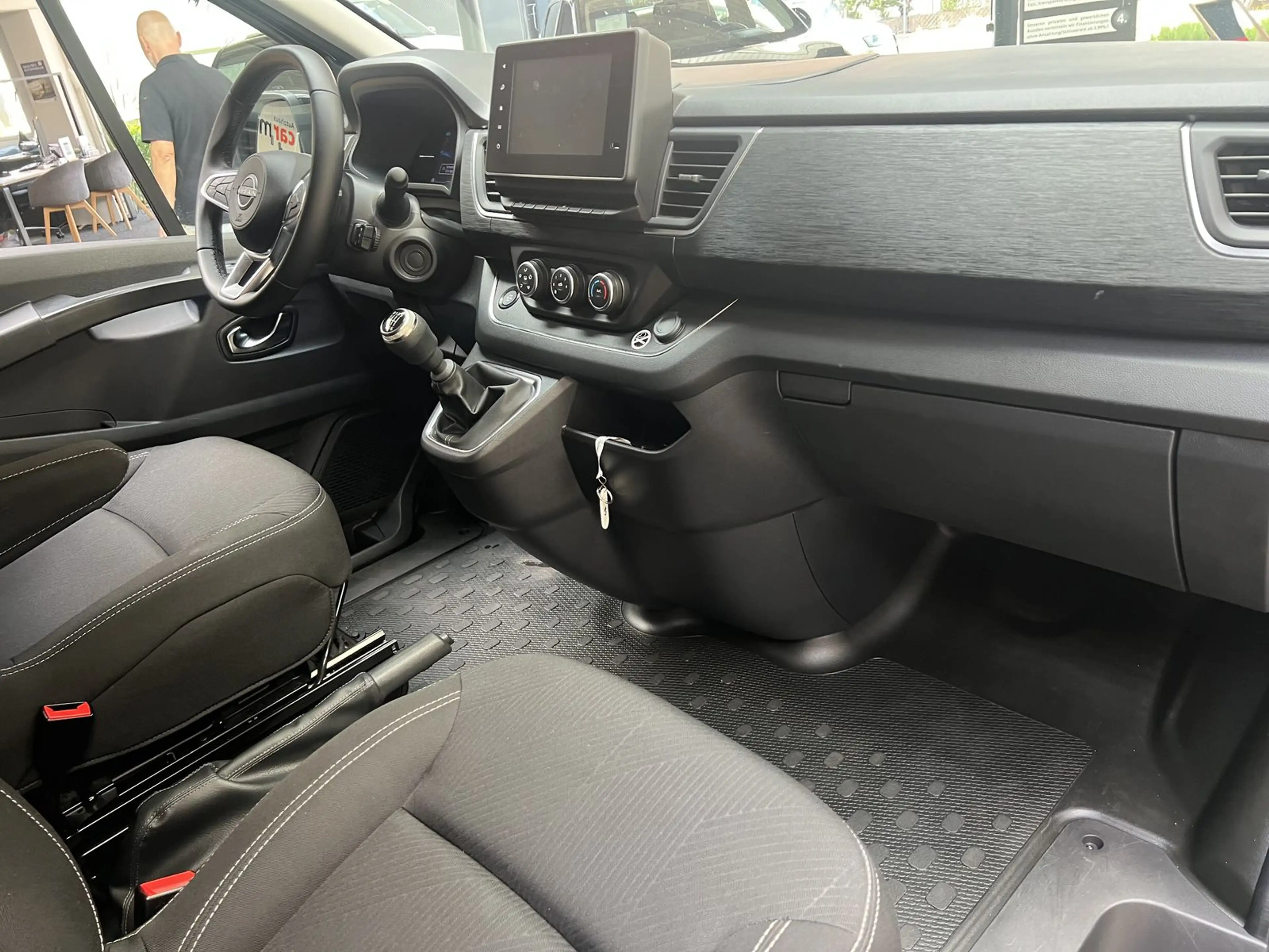 Nissan Primastar L1H1 2,8t Tekna Kamera Garantie04/2030 — photo 3