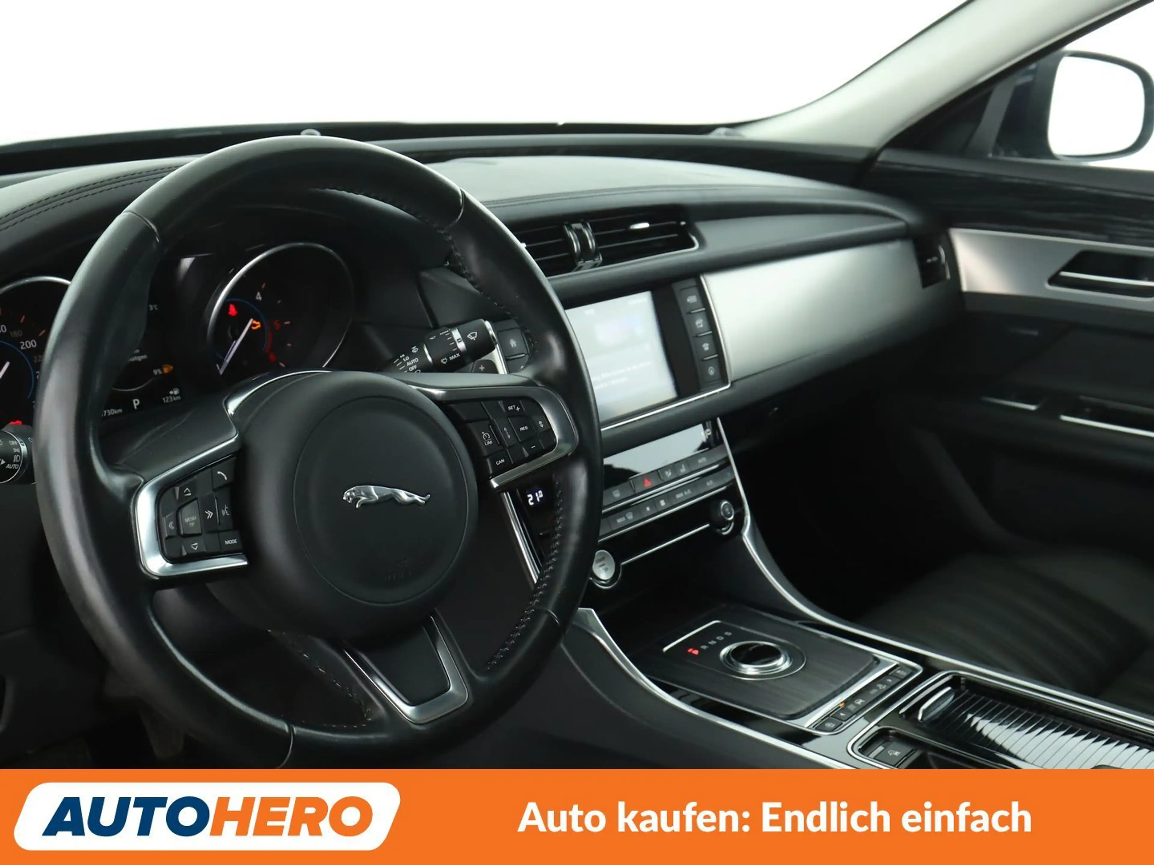 Jaguar XF 20d Portfolio Aut.*NAVI*BiXENON*TEMPO*PDC*SHZ* — photo 11