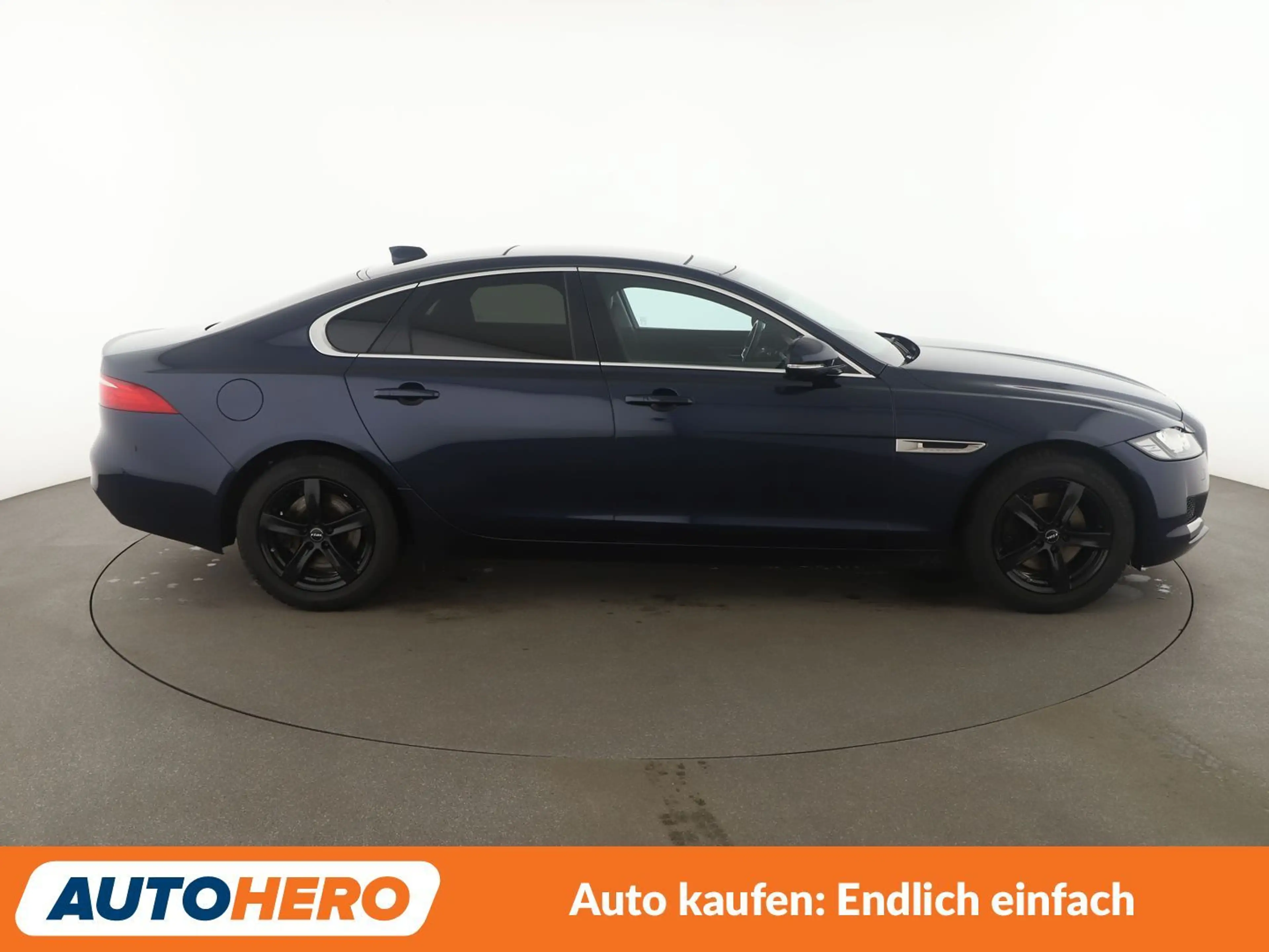 Jaguar XF 20d Portfolio Aut.*NAVI*BiXENON*TEMPO*PDC*SHZ* — photo 7