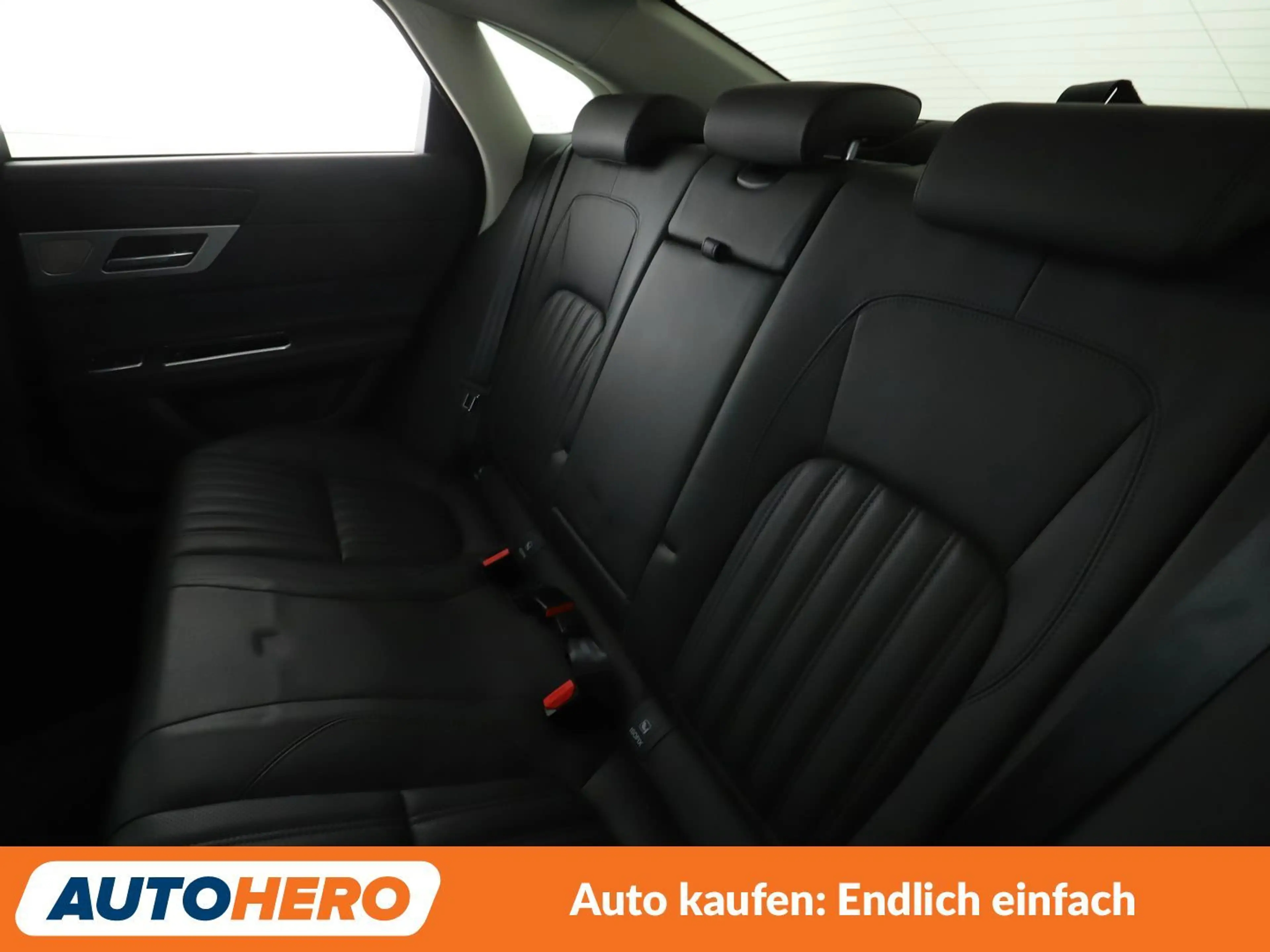 Jaguar XF 20d Portfolio Aut.*NAVI*BiXENON*TEMPO*PDC*SHZ* — photo 14