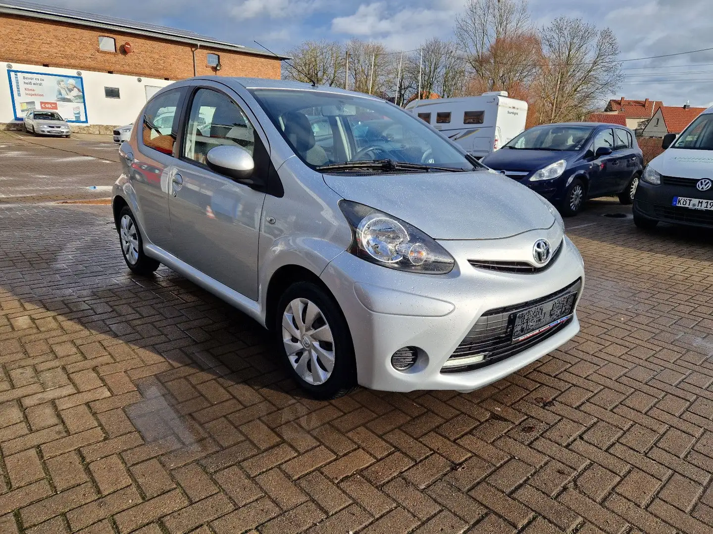 Toyota Aygo AYGO Cool Argintiu - 2