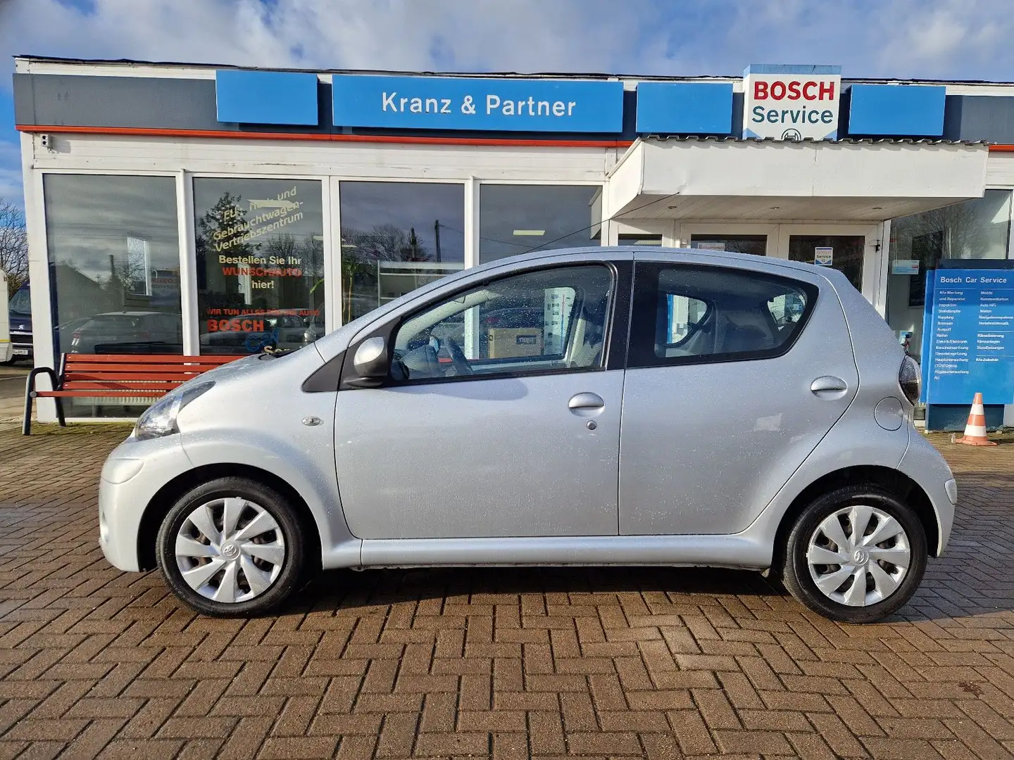 Toyota Aygo AYGO Cool Argintiu - 1