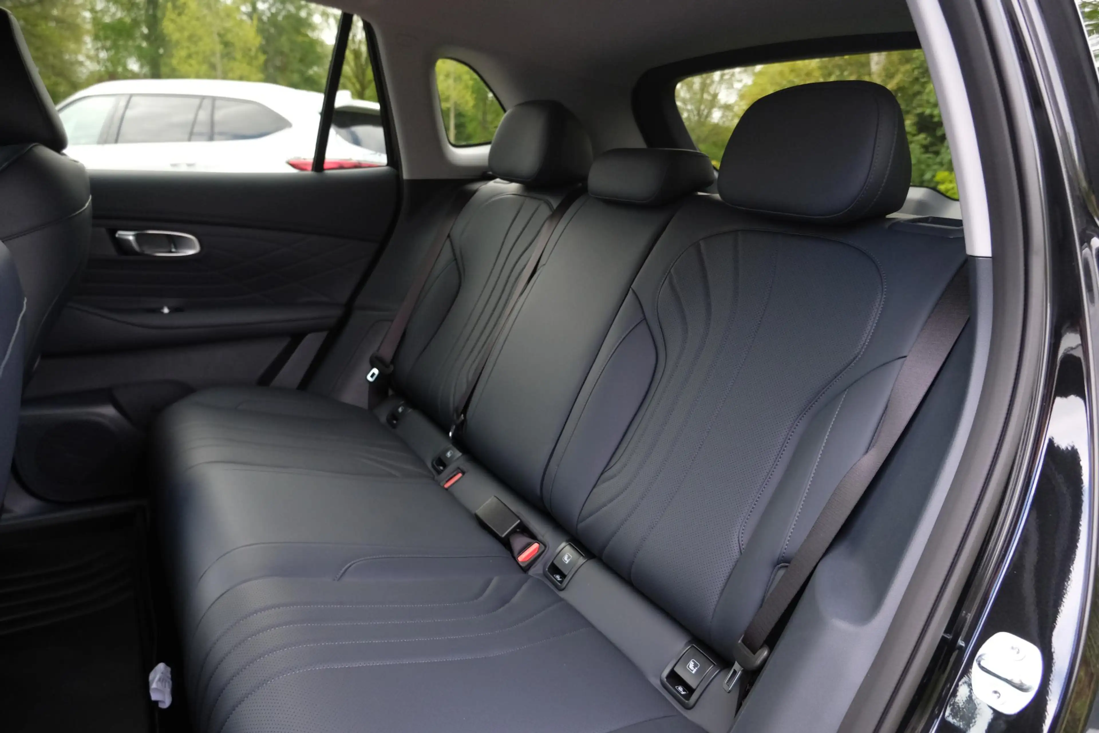 Geely Starray EM-i 1.5 Pro 262 PK | Stoelverwarming | 83 Km elektrisc — photo 9