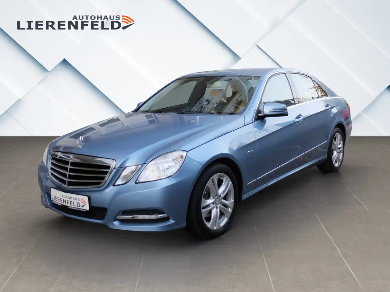 Mercedes-Benz E 200