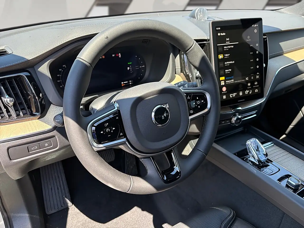 Volvo XC60 2026 — фото 12